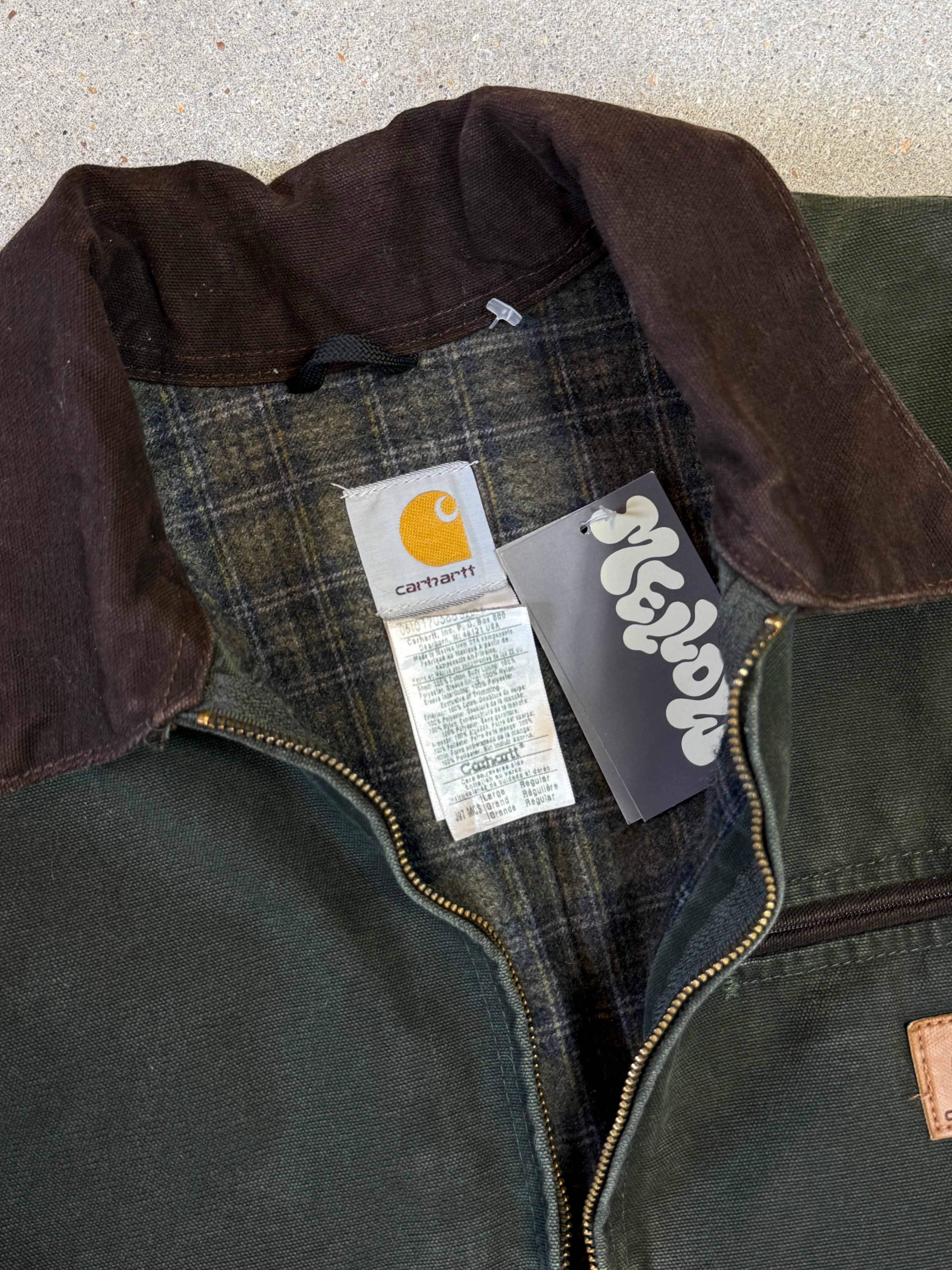 Rare 1990s Carhartt Detroit Jacket J97 MOS faded forest green / brown contrast collar (size L) (size Large regular)