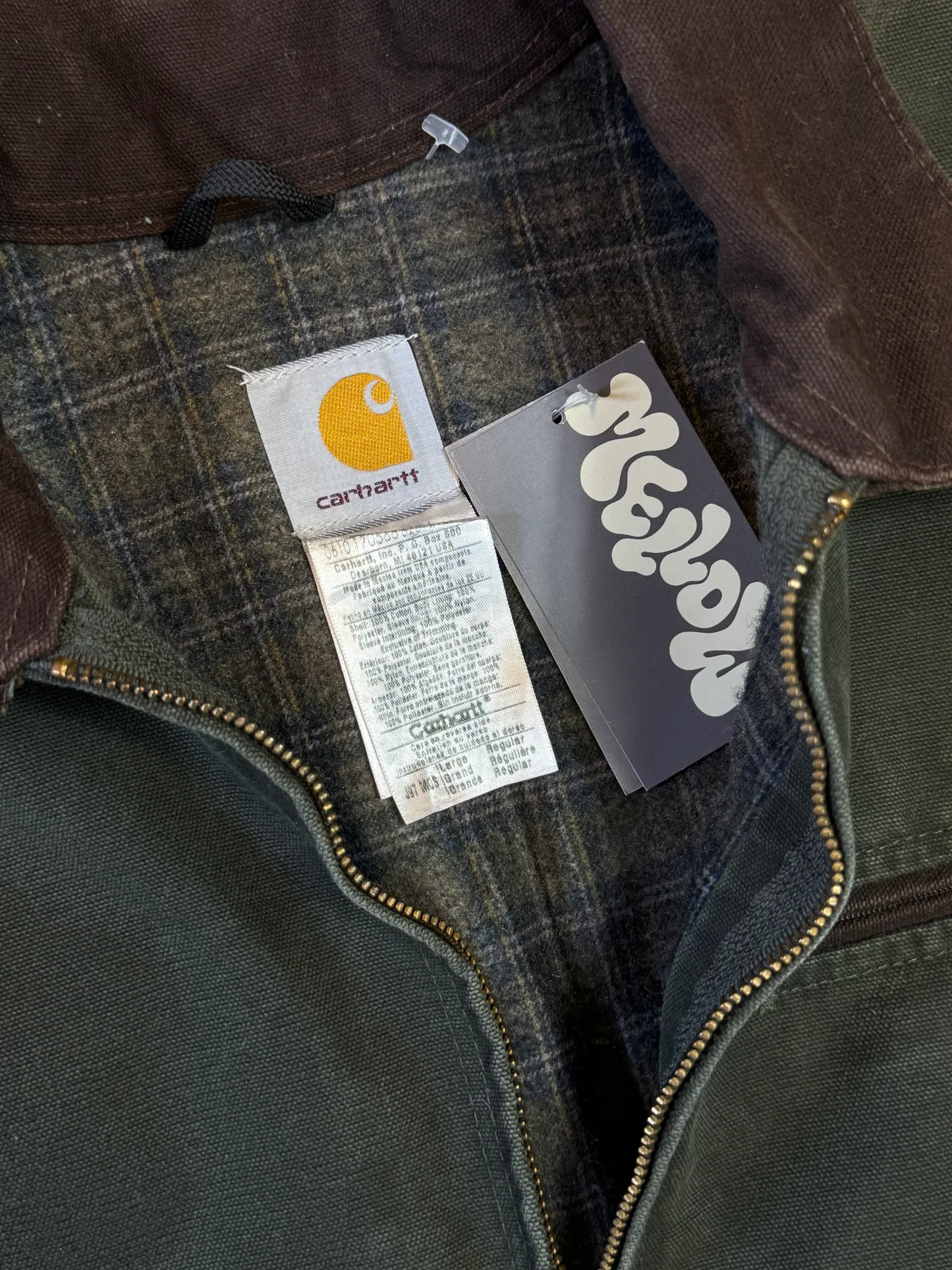 Rare 1990s Carhartt Detroit Jacket J97 MOS faded forest green / brown contrast collar (size L) (size Large regular)