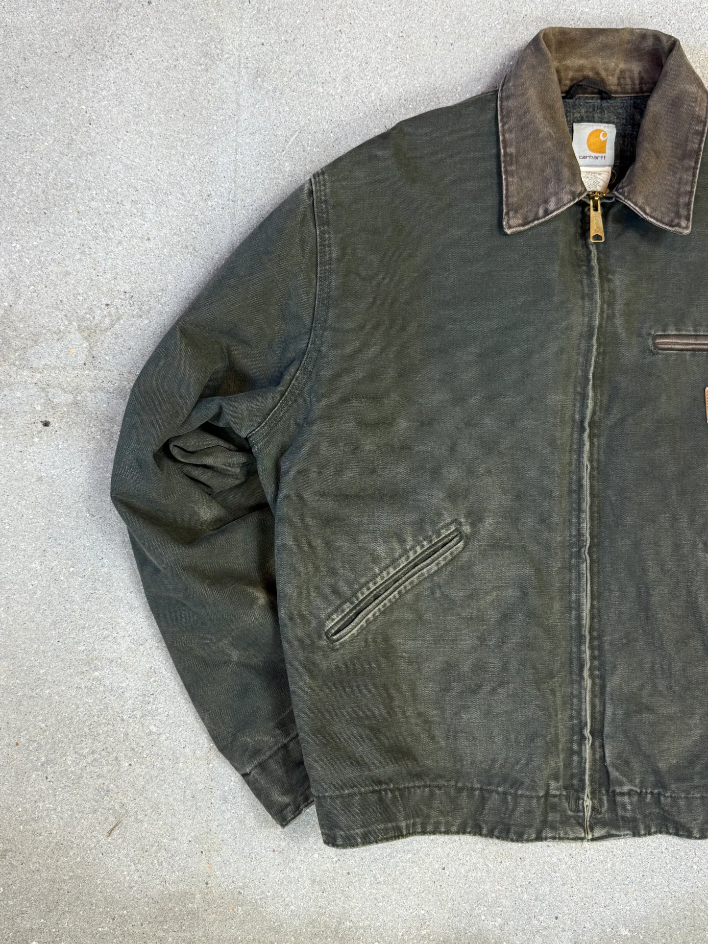1990s Carhartt Detroit Jacket J97 MOS 'Made in USA' faded green / brown contrast collar (size L) (size Large regular)