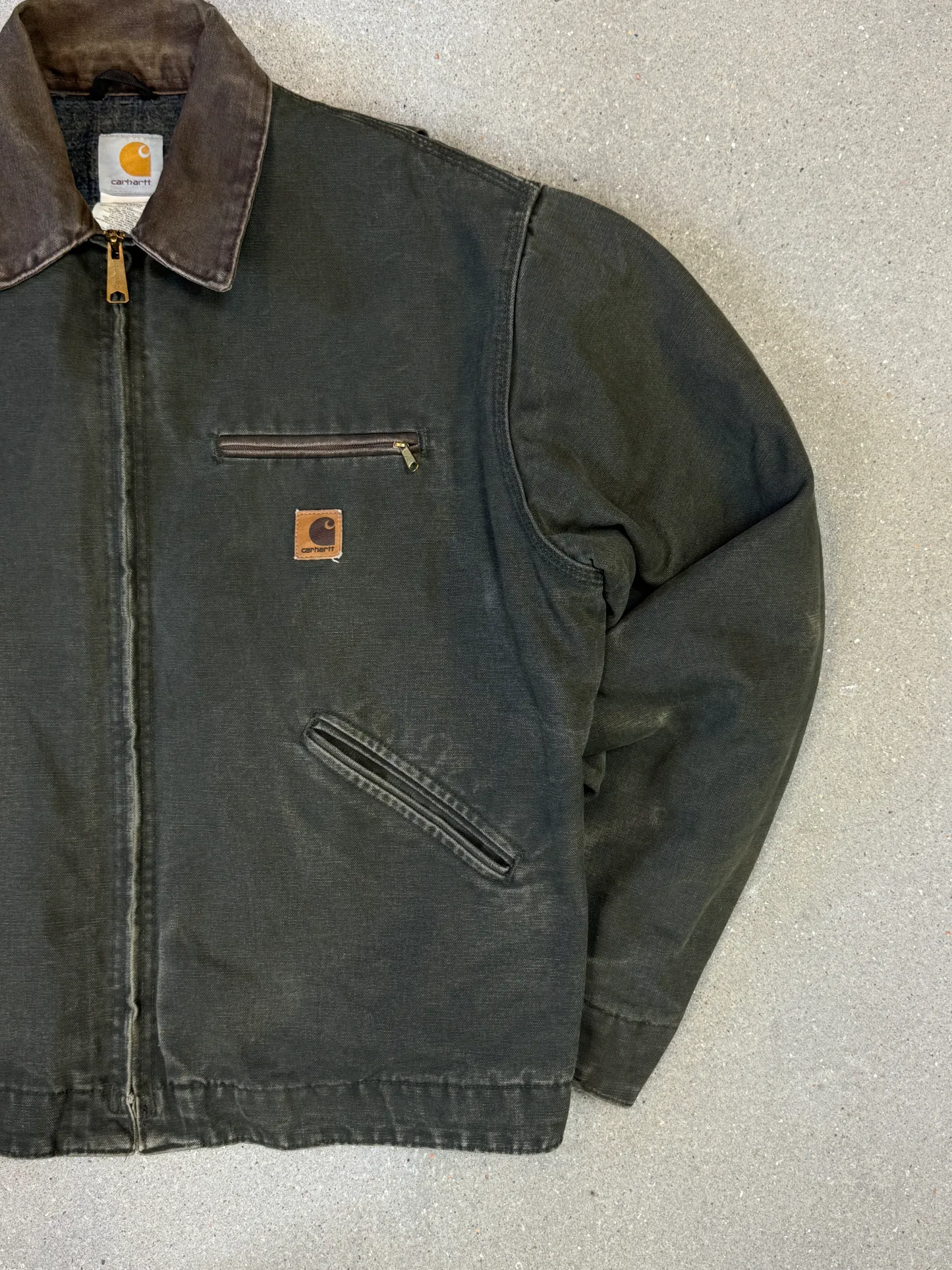 1990s Carhartt Detroit Jacket J97 MOS 'Made in USA' faded green / brown contrast collar (size L) (size Large regular)
