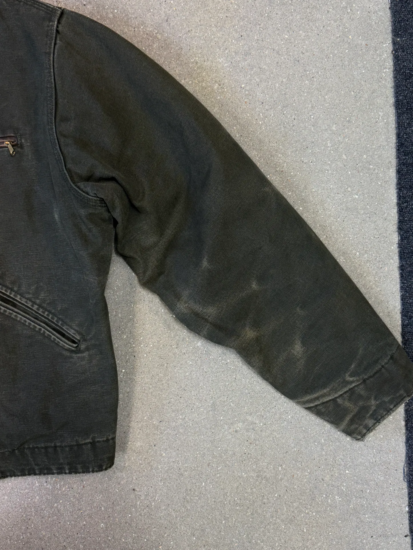 1990s Carhartt Detroit Jacket J97 MOS 'Made in USA' faded green / brown contrast collar (size L) (size Large regular)