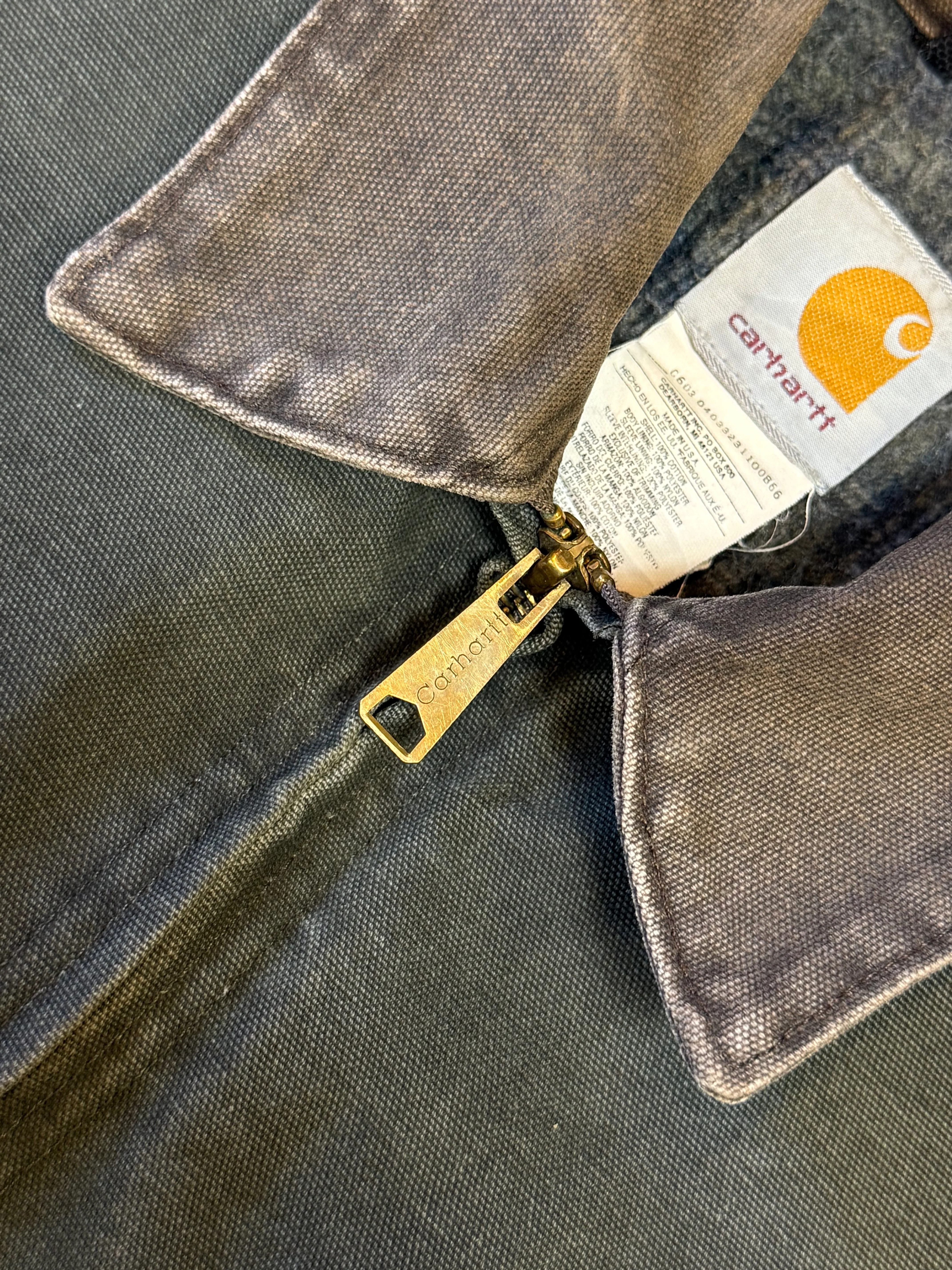 1990s Carhartt Detroit Jacket J97 MOS 'Made in USA' faded green / brown contrast collar (size L) (size Large regular)