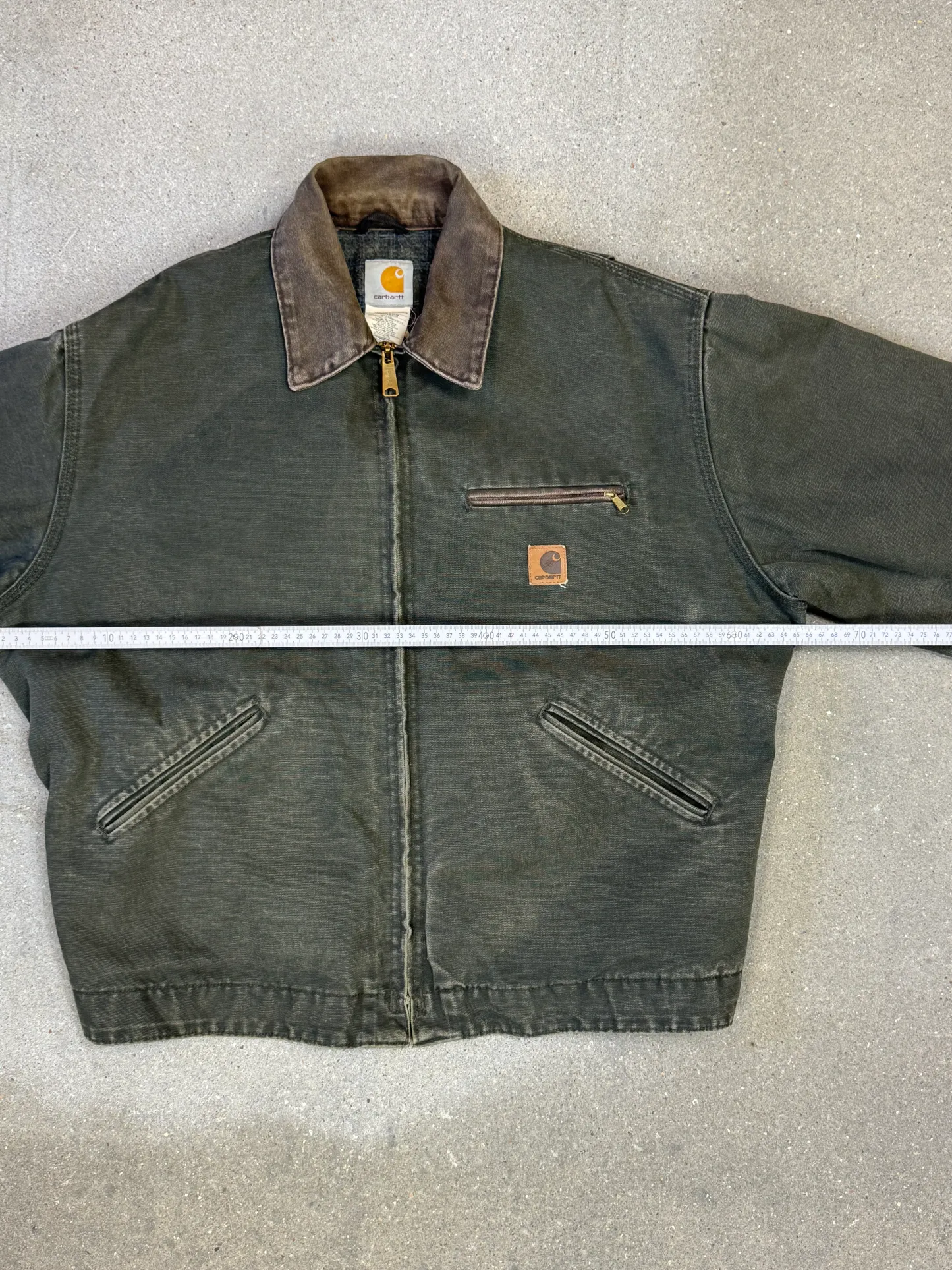 1990s Carhartt Detroit Jacket J97 MOS 'Made in USA' faded green / brown contrast collar (size L) (size Large regular)