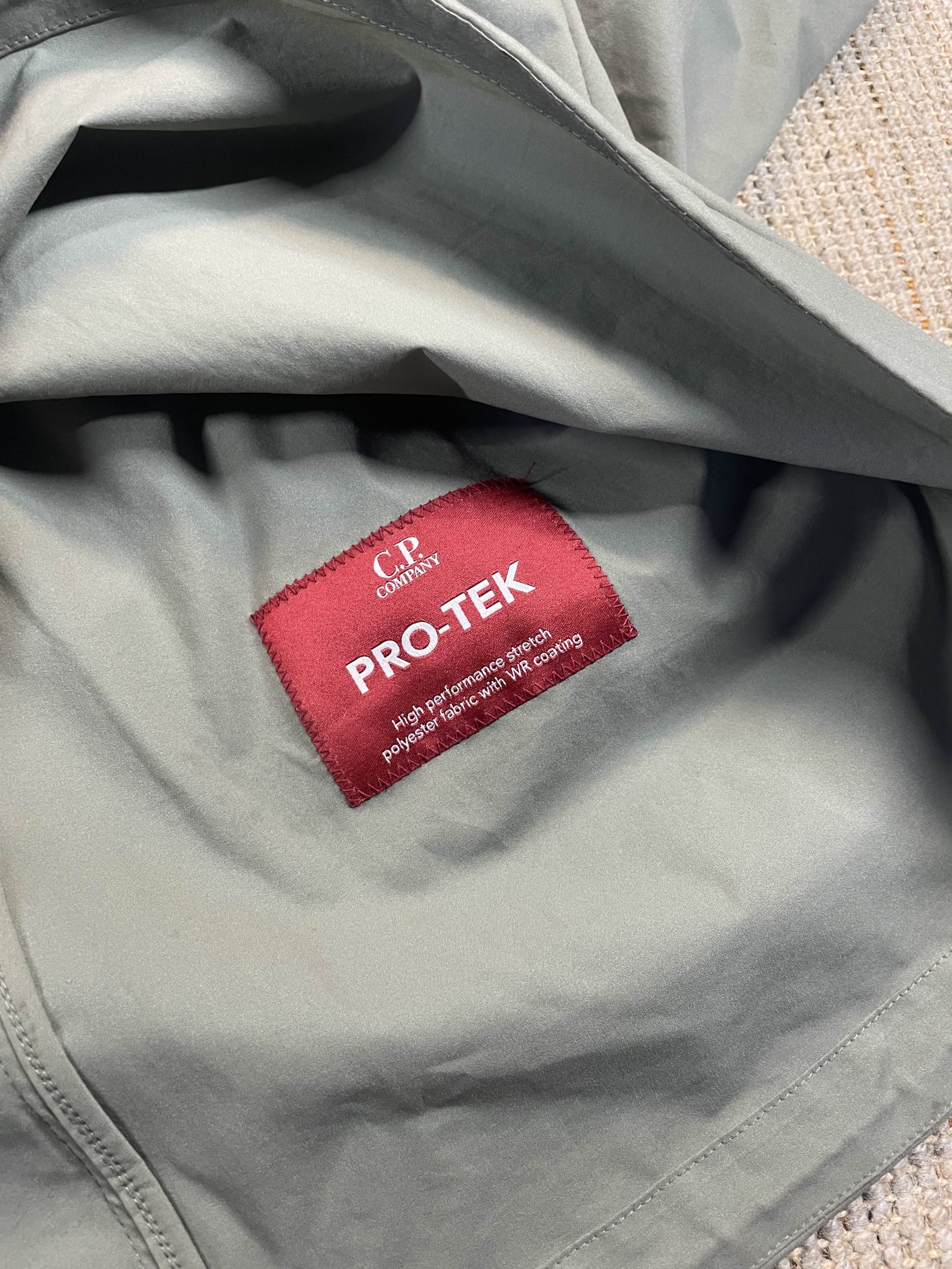 cortavientos impermeable cp company