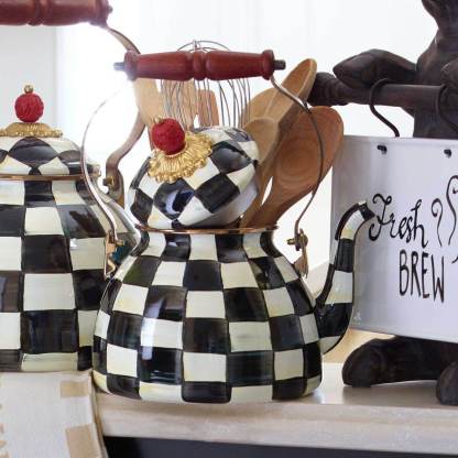 Iconic Black & White Courtly Check Enamel Tea Kettle 1,89L by MacKenzie-Childs