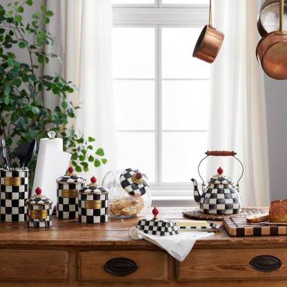 Iconic Black & White Courtly Check Enamel Tea Kettle 1,89L by MacKenzie-Childs