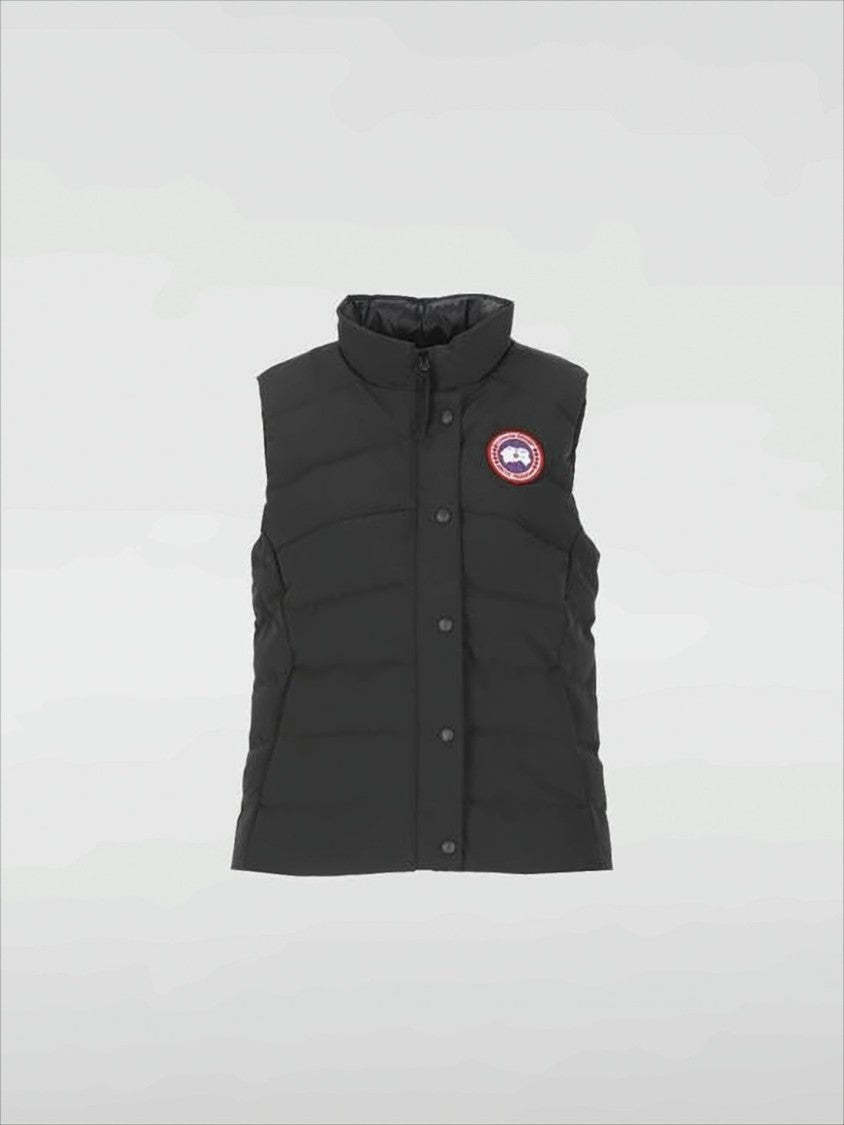 Quilted Black Vest With High Collar And Snap-Button Closure