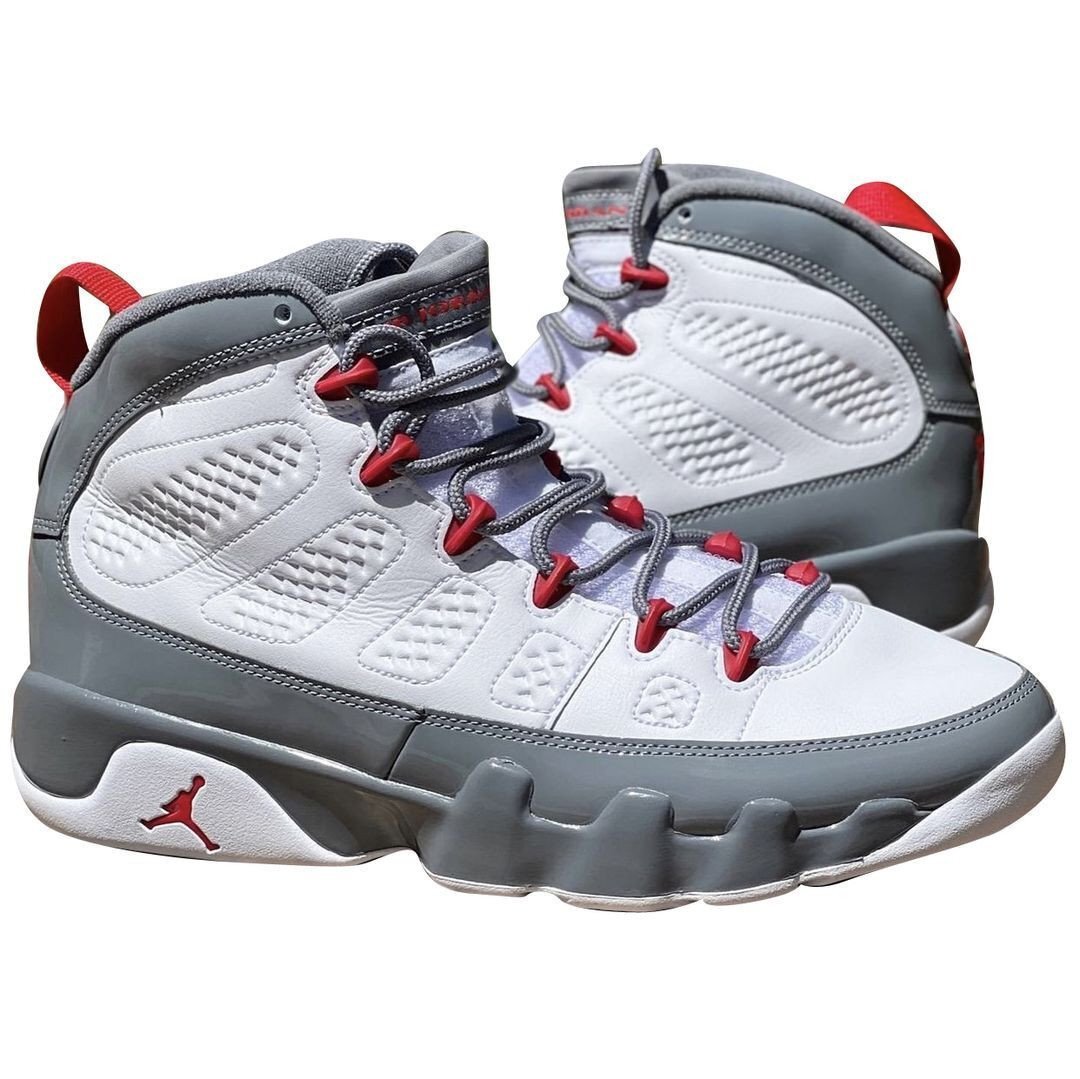 NAJ 9 Retro Fire Red