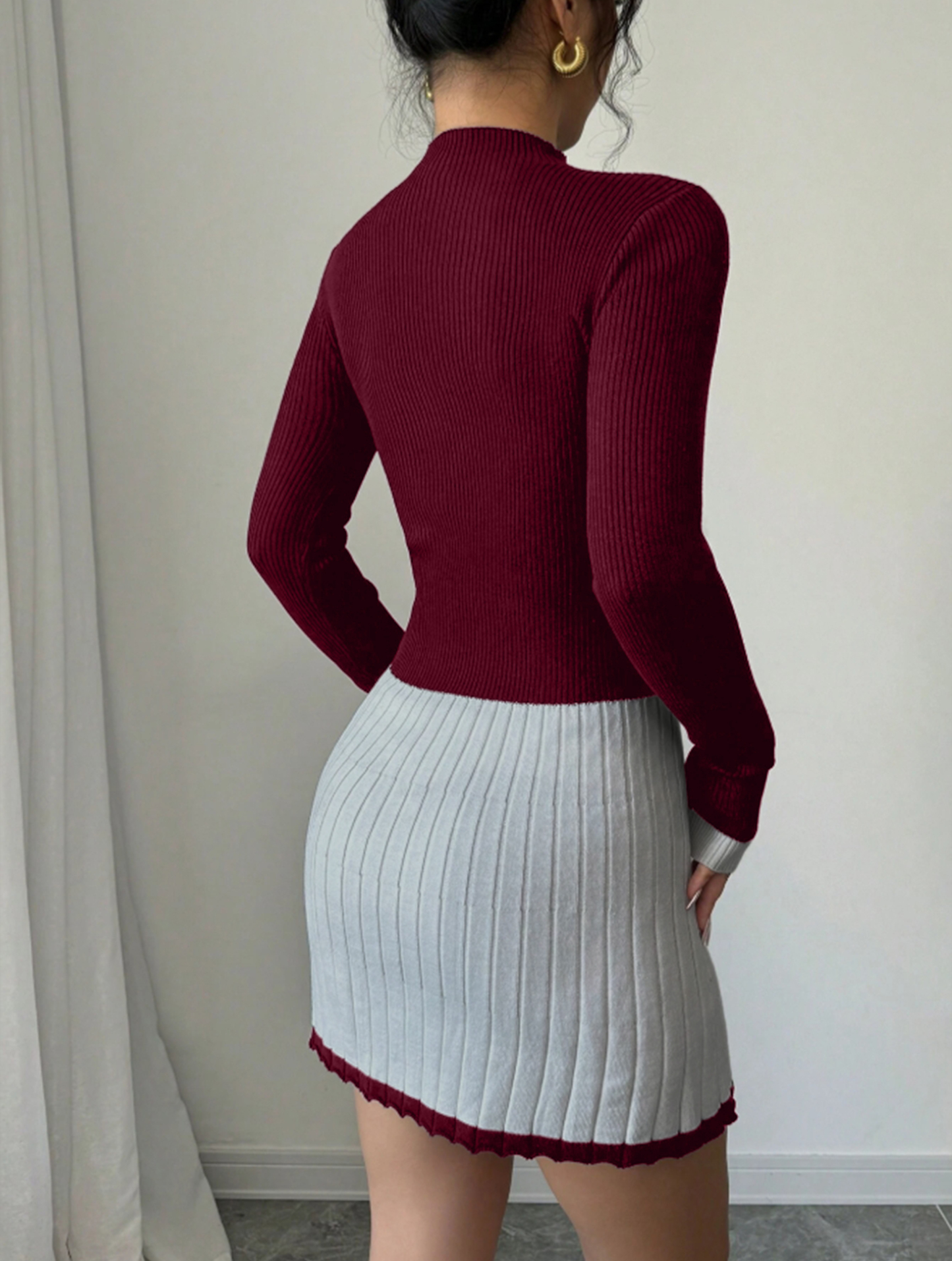 Vestido de jersey ondulado de manga larga de punto de cuello alto de rayas negras y blancas para mujer-Aegean-sea