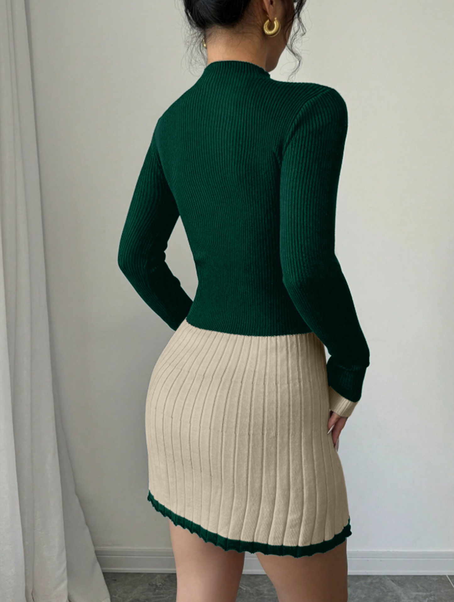 Vestido de jersey ondulado de manga larga de punto de cuello alto de rayas negras y blancas para mujer-Aegean-sea