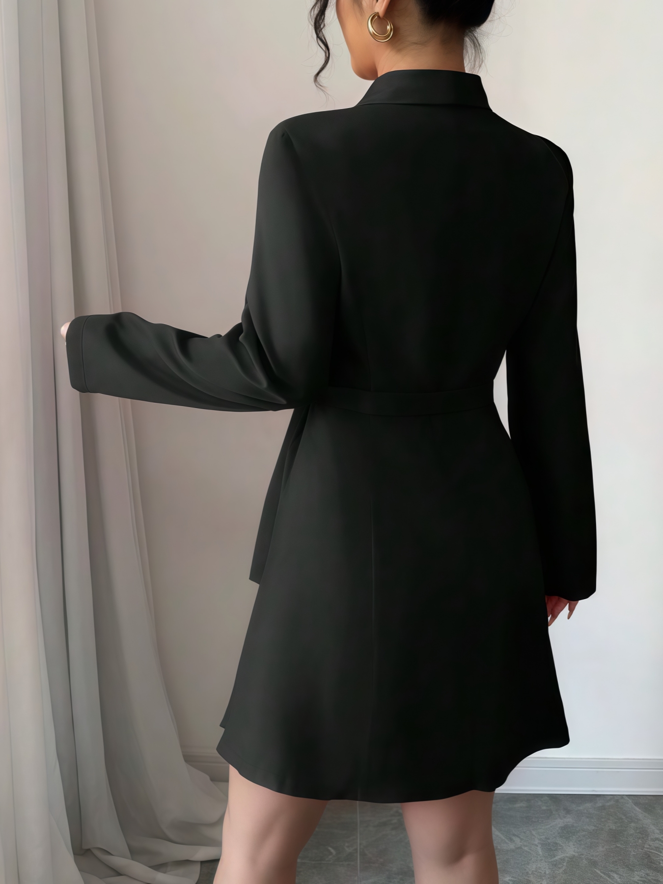 Blazer de mujer negro Cuello Vestido mini envolvente con autocinta en la cintura-Aegean-sea