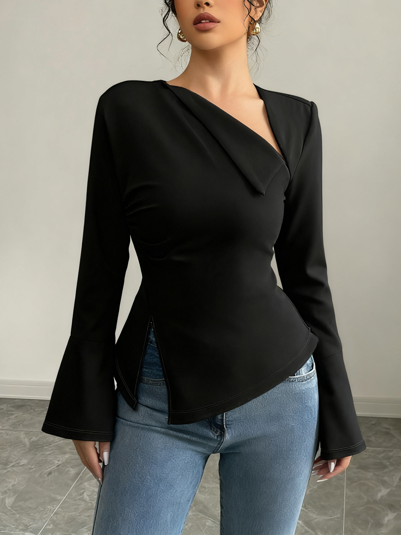 Camiseta con mangas acampanadas asimétricas de cuello para mujer con espalda de lazo y dobladillo de peplum-Aegean-sea