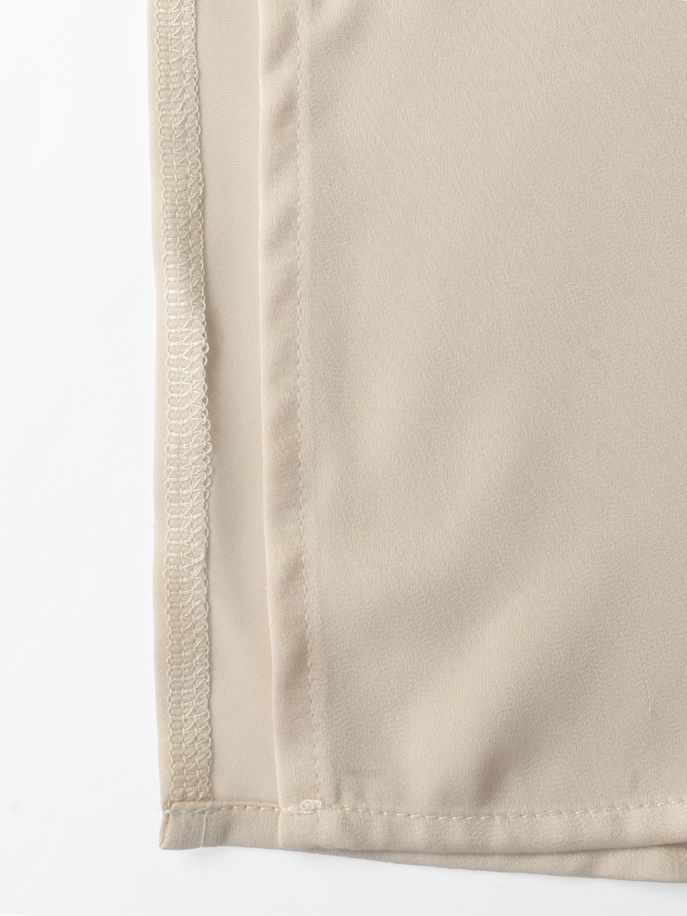 Top Peplum de cuello alto de satén beige para mujer con mangas acampanadas-Aegean-sea