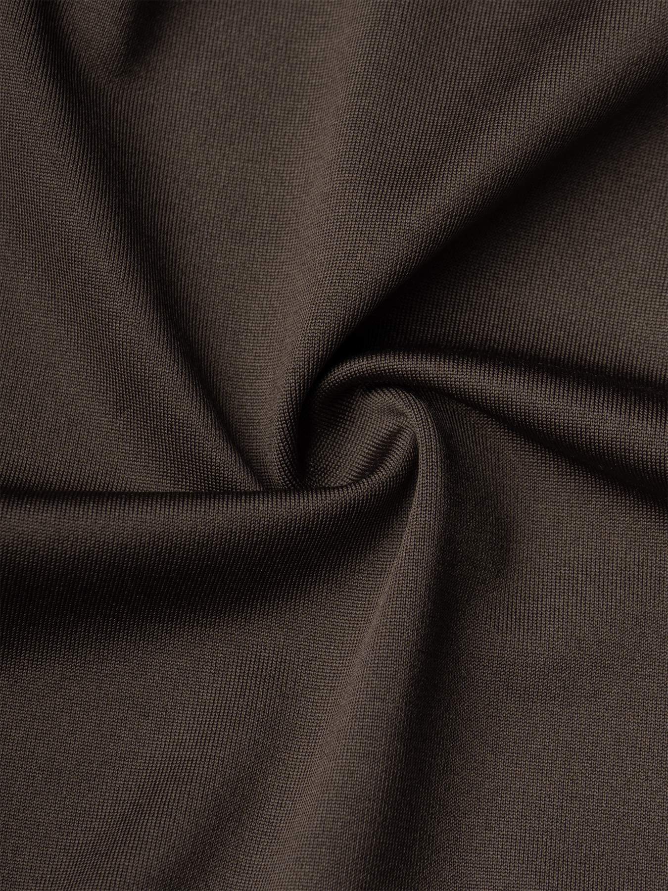 Dark-brown metal collared dress woman, slim-waisted long skirt with tight hips