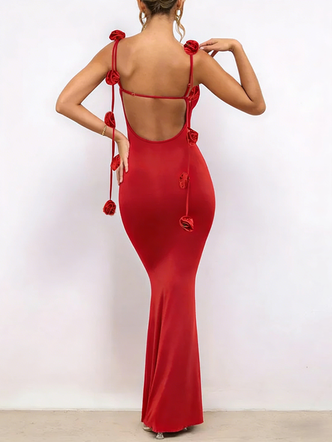 Red rose-sided fluted strappy long skirt, sexy body-to-hip dress