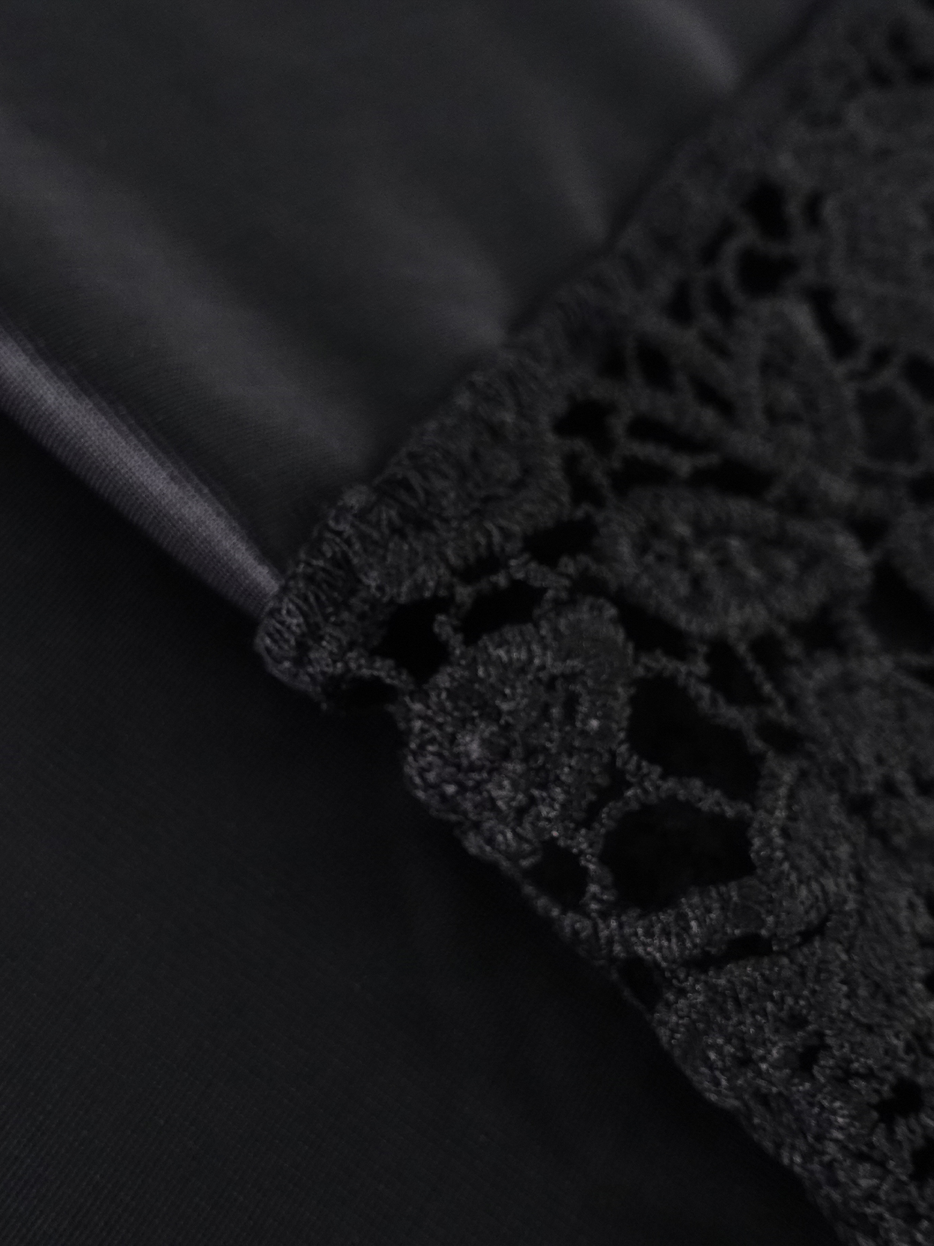 Women's Black Velvet Sweetheart Neck Maxi Dress with Lace Slit and Bow Detail-Aegean-sea