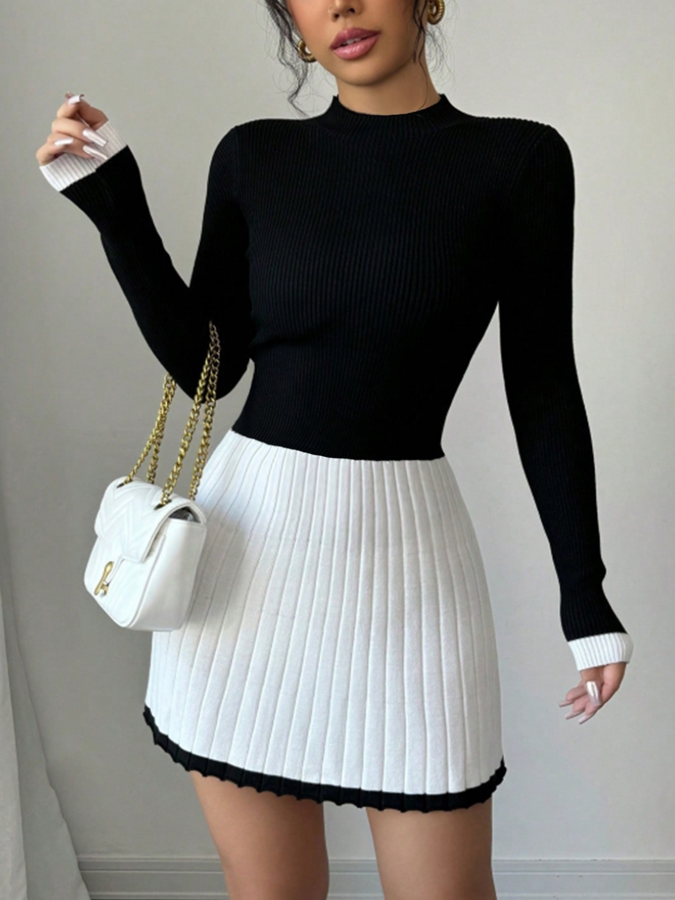 Vestido de jersey ondulado de manga larga de punto de cuello alto de rayas negras y blancas para mujer-Aegean-sea