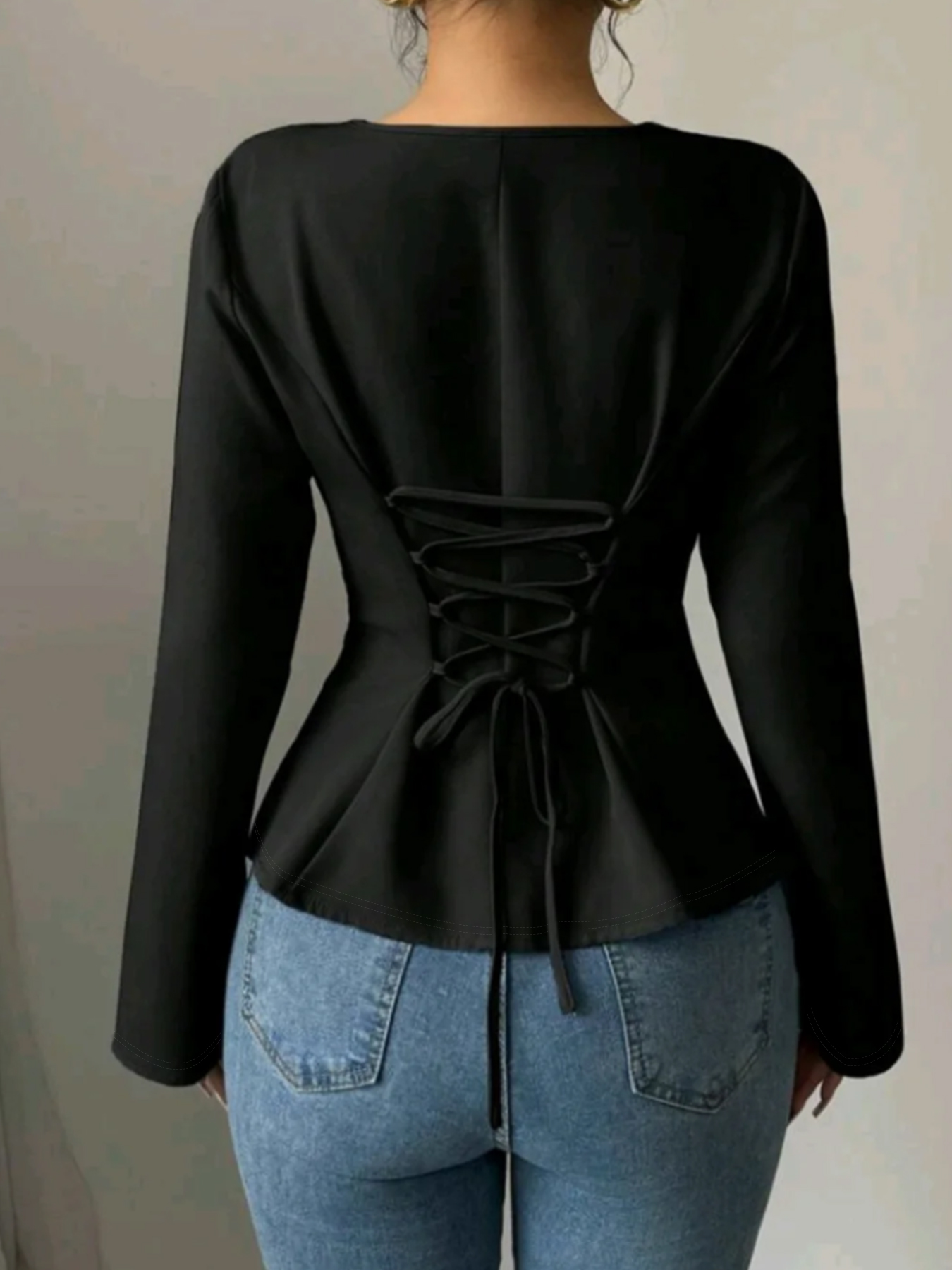 Camiseta con mangas acampanadas asimétricas de cuello para mujer con espalda de lazo y dobladillo de peplum-Aegean-sea