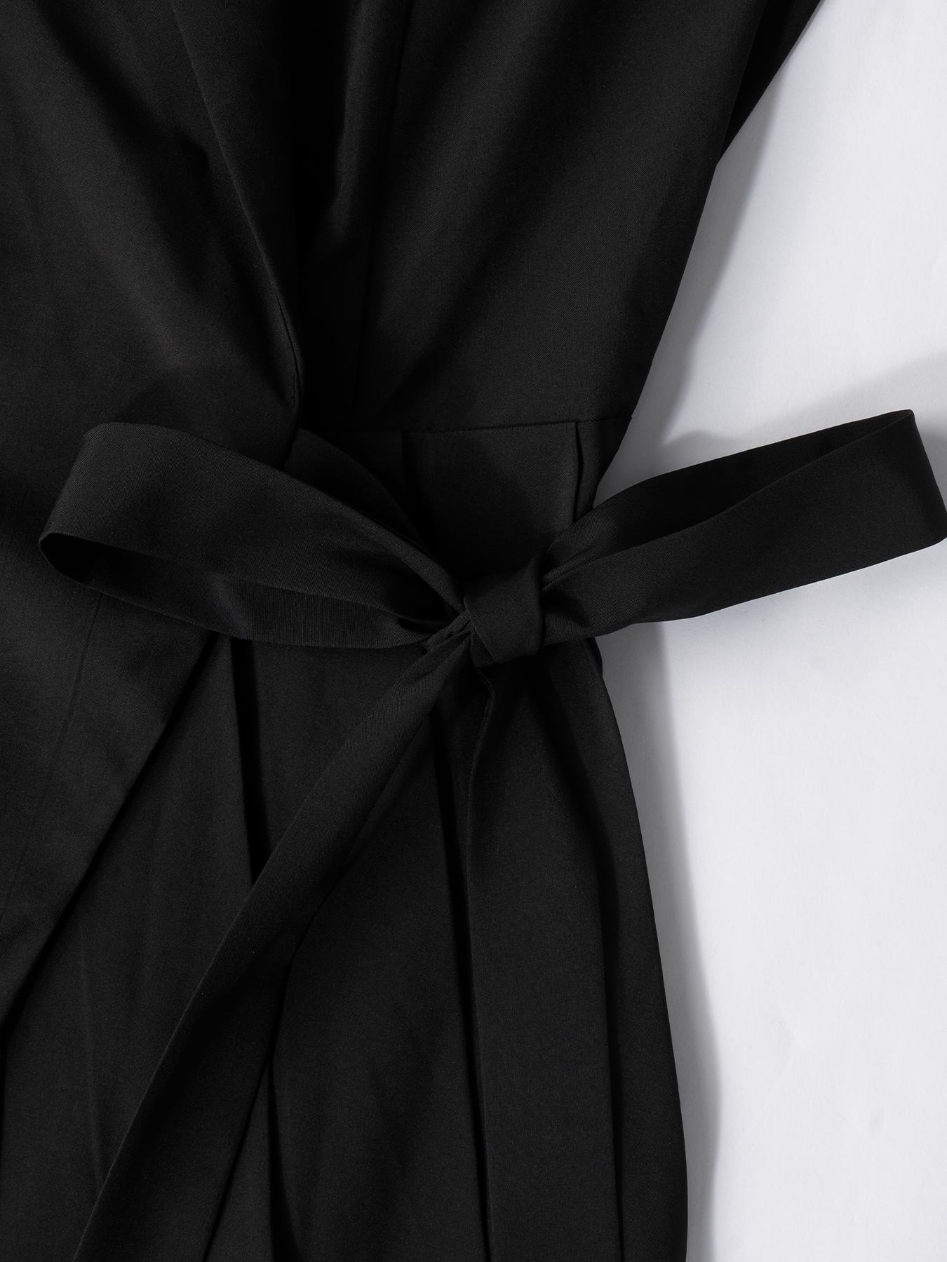 Blazer de mujer negro Cuello Vestido mini envolvente con autocinta en la cintura-Aegean-sea