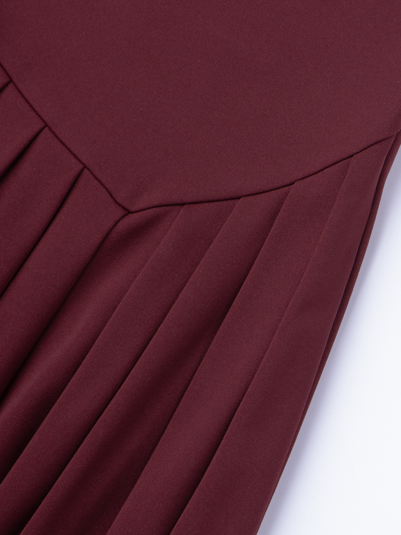 Wine-red slant-shouldered, wide-waisted long skirt, banquet-style body-fitting dress