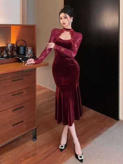Woman's Burgundy Velvet Lace Long Sleeve Halter Sweetheart Mermaid Dress