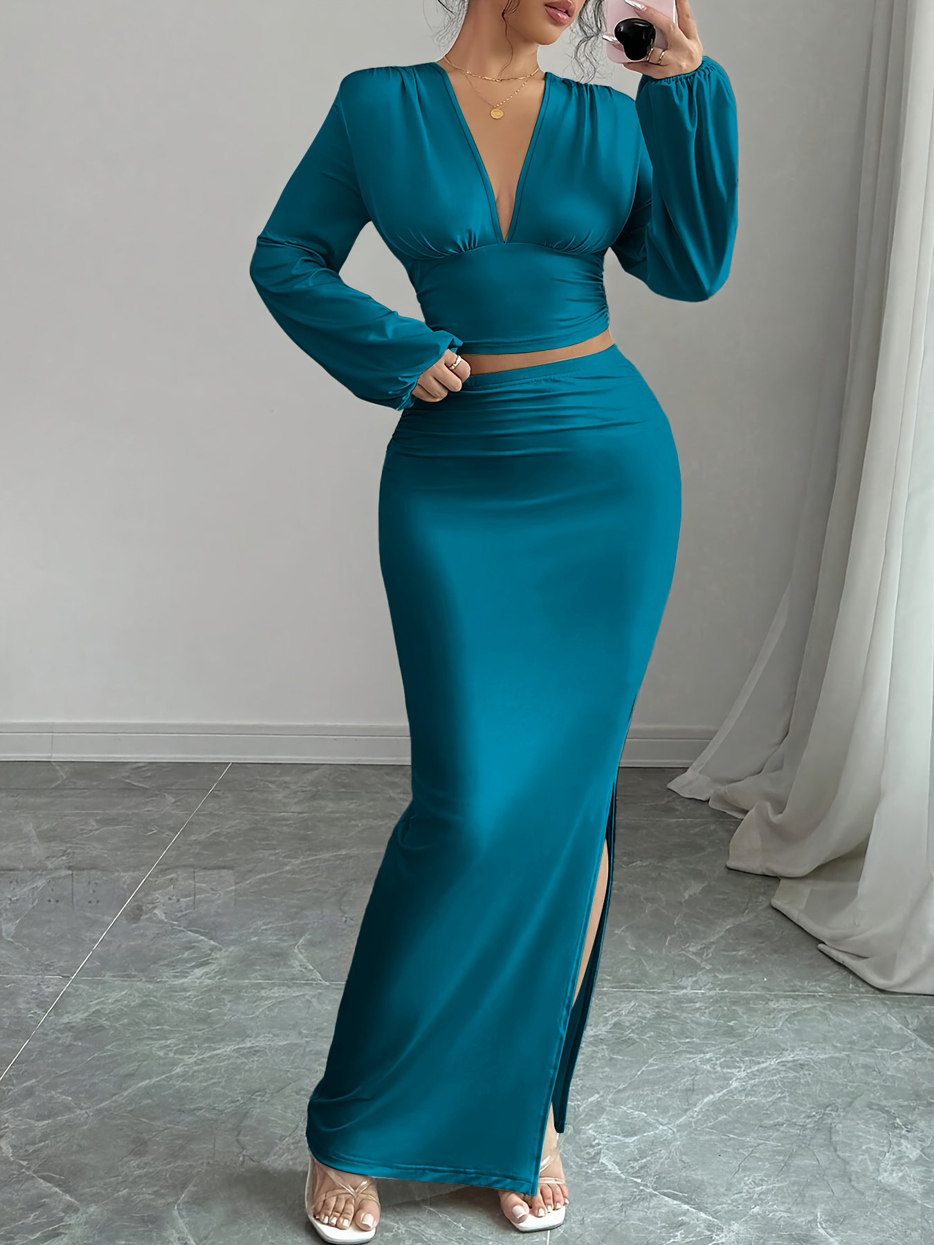 Woman's Deep V Crop Top & Mermaid Skirt Two-Piece Set