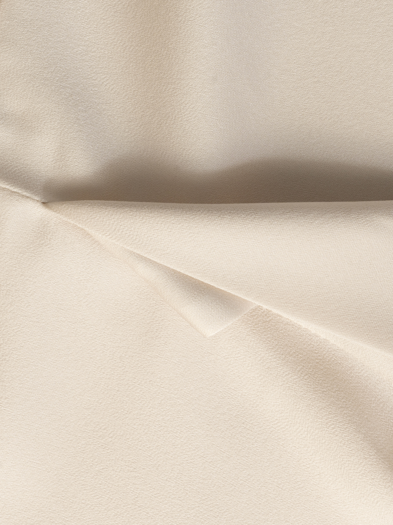 Top Peplum de cuello alto de satén beige para mujer con mangas acampanadas-Aegean-sea