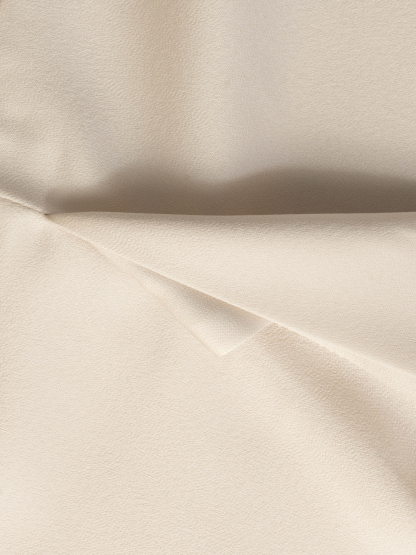 Top Peplum de cuello alto de satén beige para mujer con mangas acampanadas-Aegean-sea