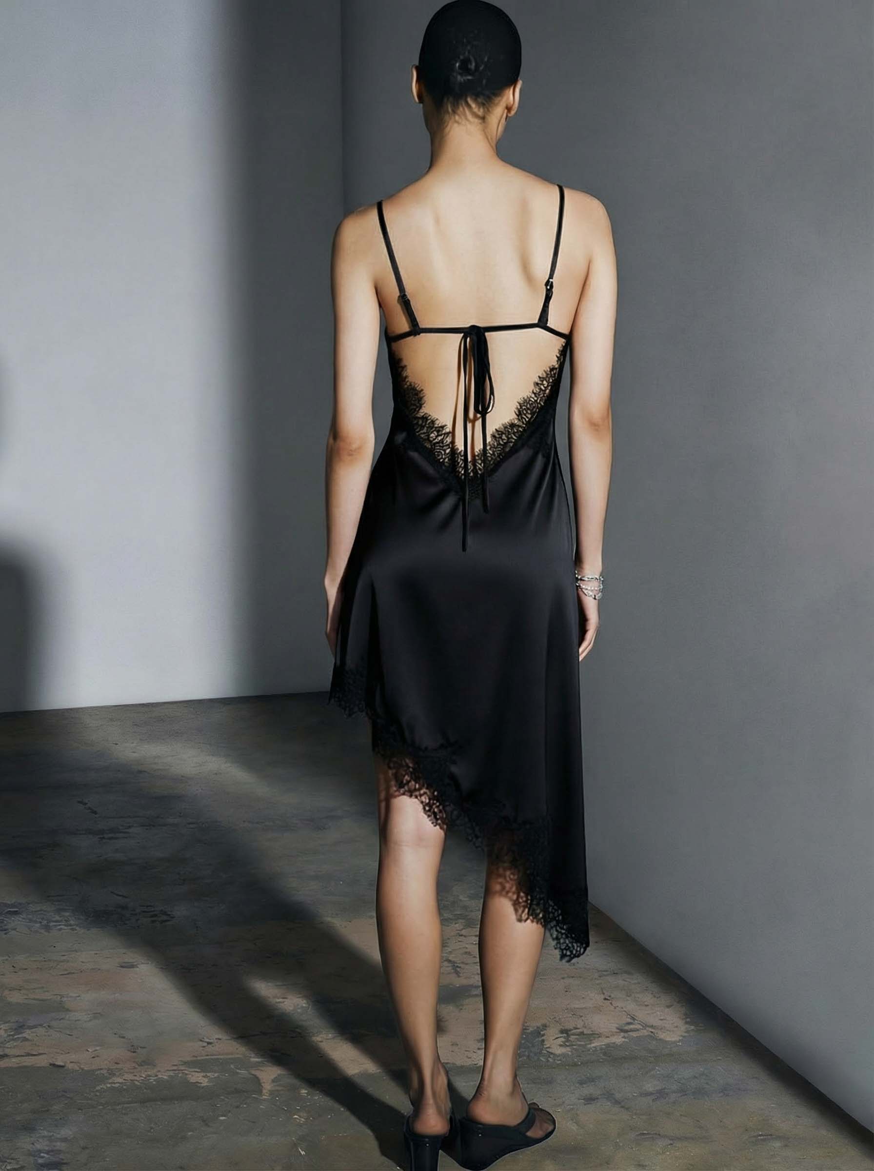 2026 Spring/Summer New Style Sexy & Elegant V-neck Lace Splicing Asymmetric Camisole Dress