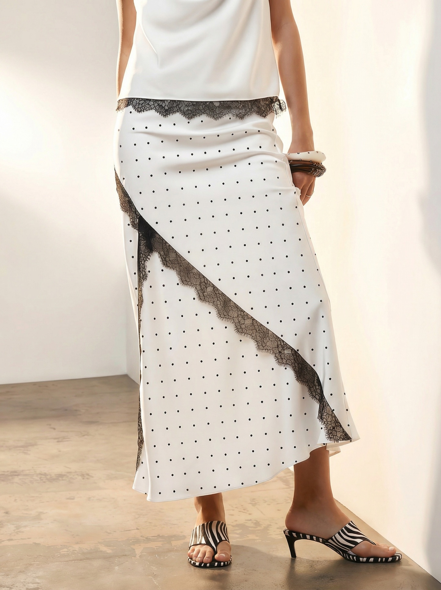 2026 Spring/Summer New Arrival: Elegant Commuter-Style Midi Skirt with