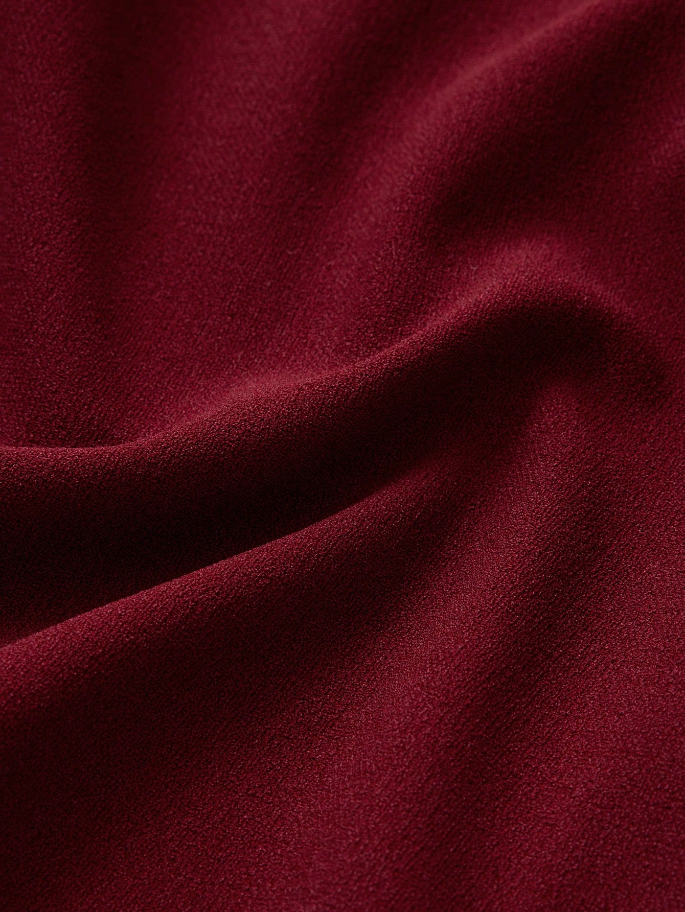 Wine-red boat-collared sleeveless mid-length skirt with flowing waist, a high-end banquet-style dress