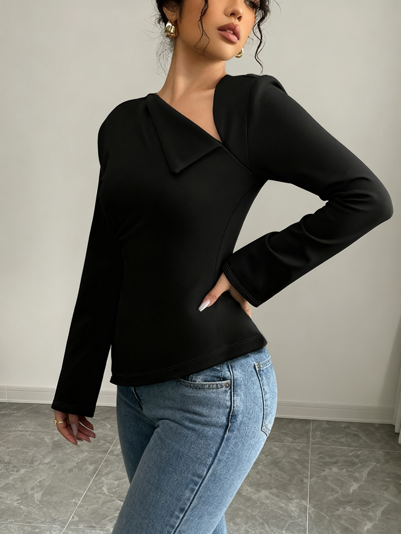 Camiseta con mangas acampanadas asimétricas de cuello para mujer con espalda de lazo y dobladillo de peplum-Aegean-sea