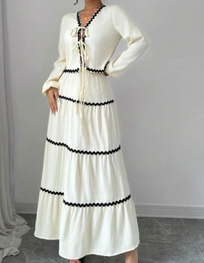 Beige-white contrasting lace two-piece dress Strapped cardigan + layered cake skirt