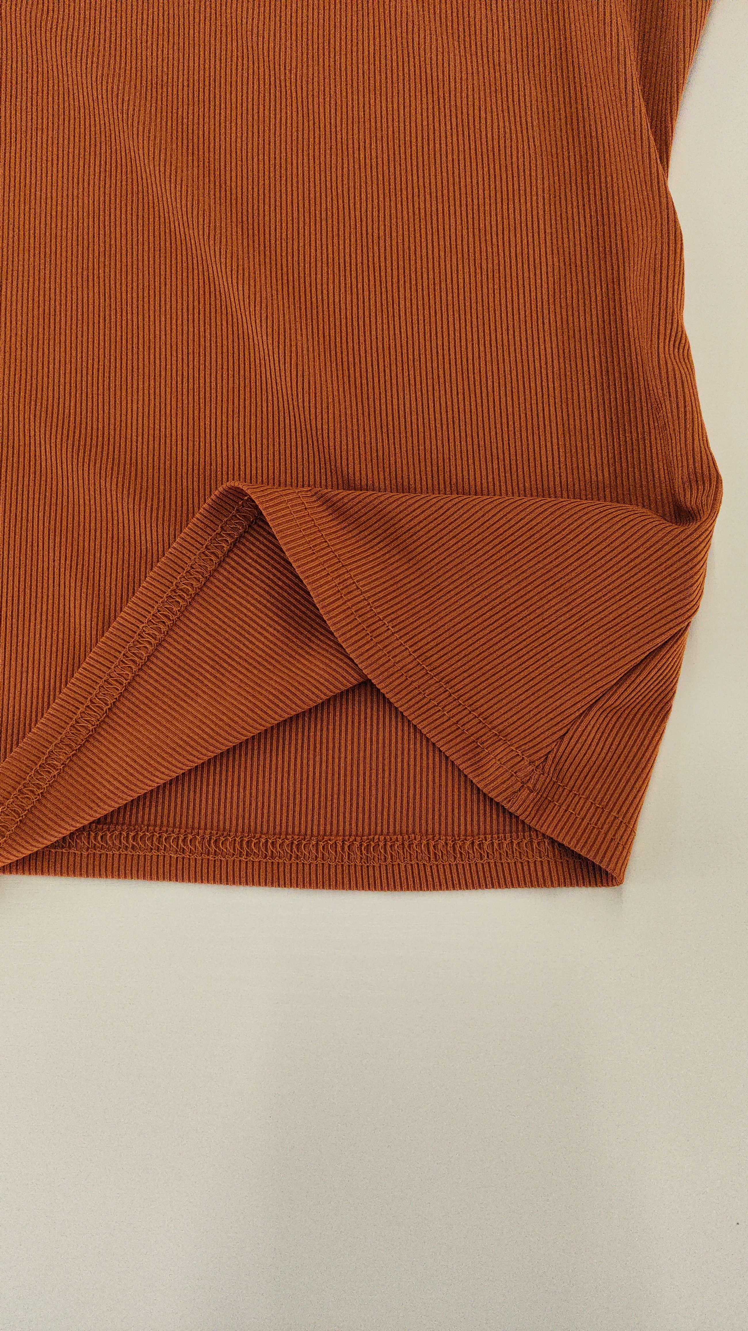 Top femenino marrón sin hombros con tirantes adornados con encaje-Aegean-sea