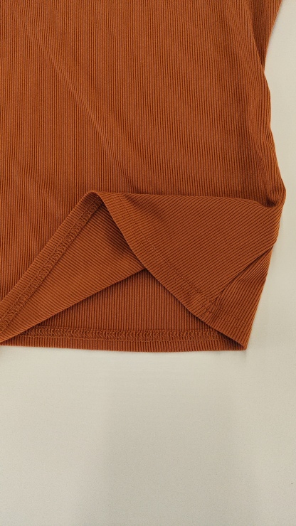 Top femenino marrón sin hombros con tirantes adornados con encaje-Aegean-sea