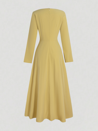 Yellow square-collared, wide-waisted long skirt, long-sleeved single-breasted style dress