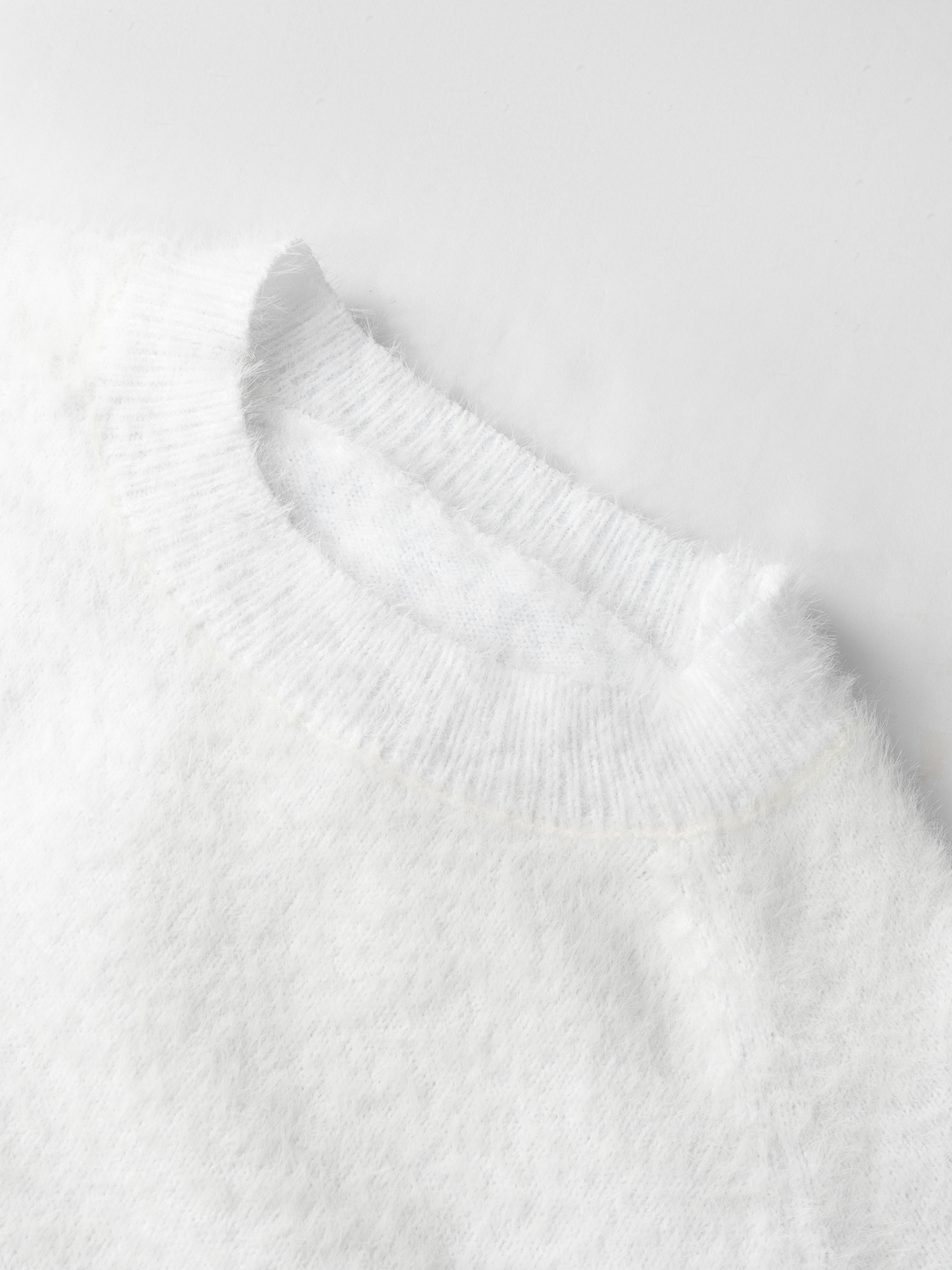 Women's White Fuzzy Crew Neck Long Sleeve Slim Fit Sweater
