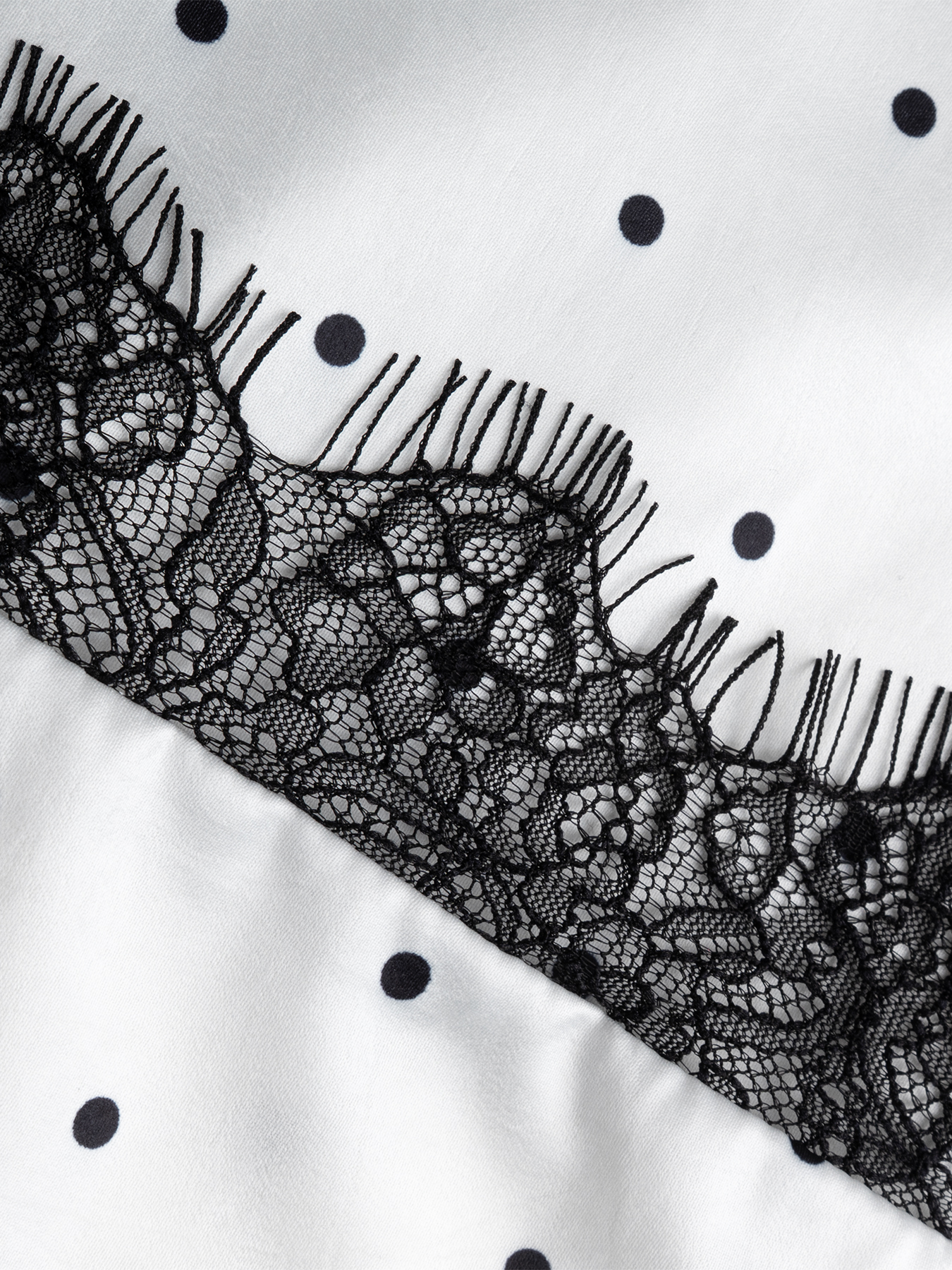 2026 Spring/Summer New Arrival: Elegant Commuter-Style Midi Skirt with Lace Trim and Color-Blocking Satin Lace