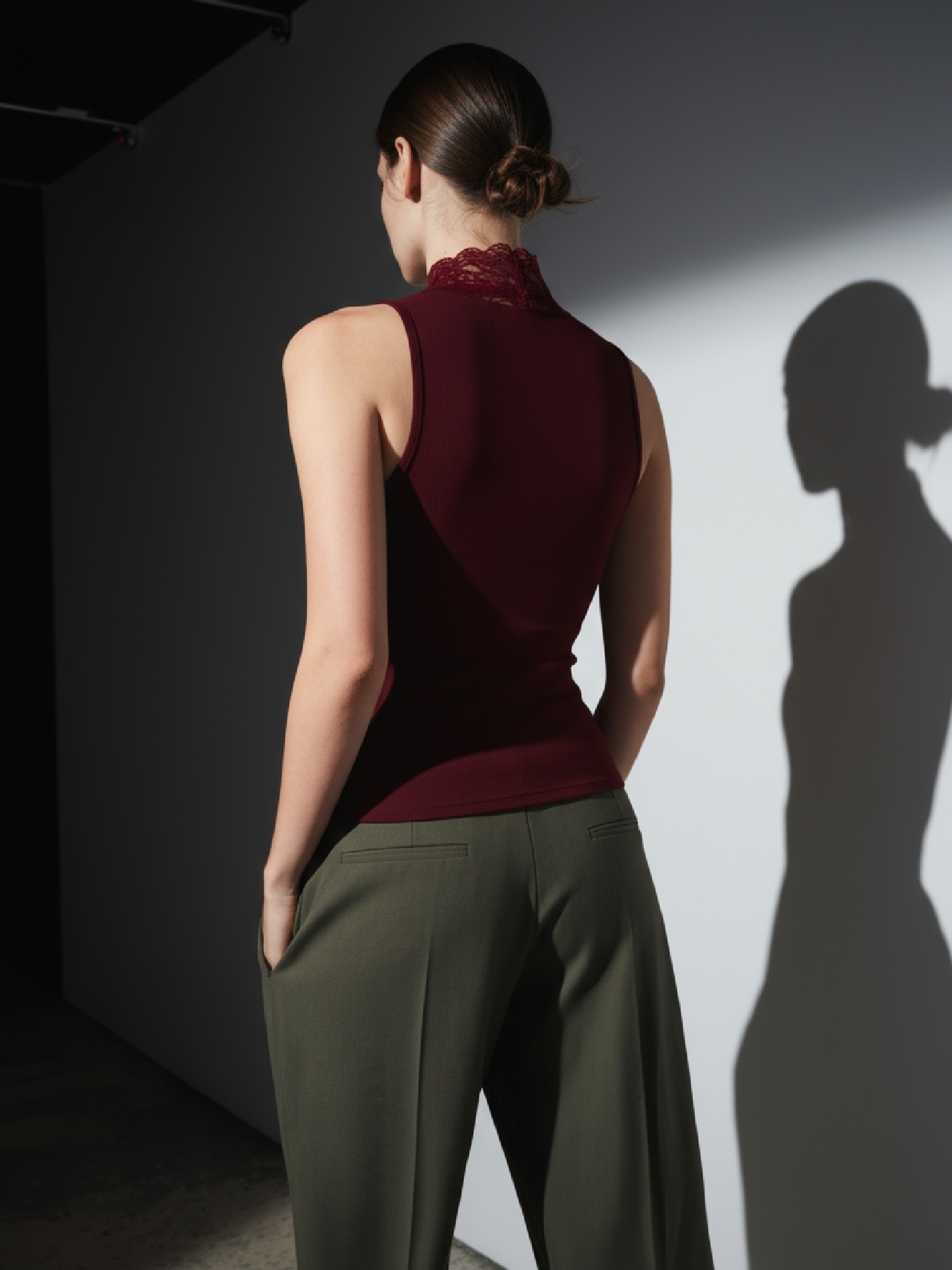 2026 Spring/Summer New Arrival: Sexy, Fashionable, Casual, Sleeveless, Faux Two-Piece High-Neck Lace-Trimmed Vest