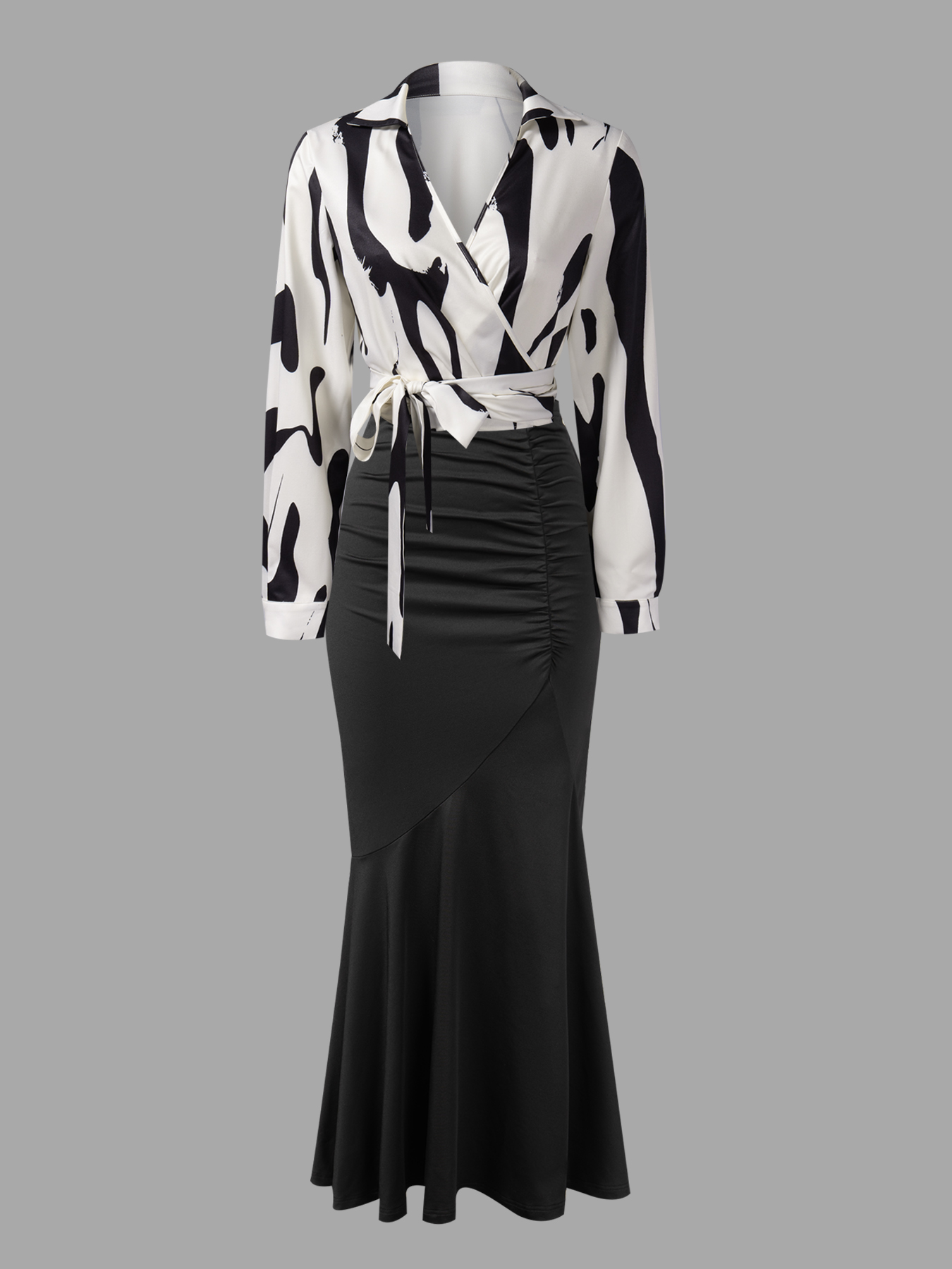 Set de dos piezas Blusa envolvente con estampado abstracto blanco y negro y minifalda de sirena arremolinada-Aegean-sea