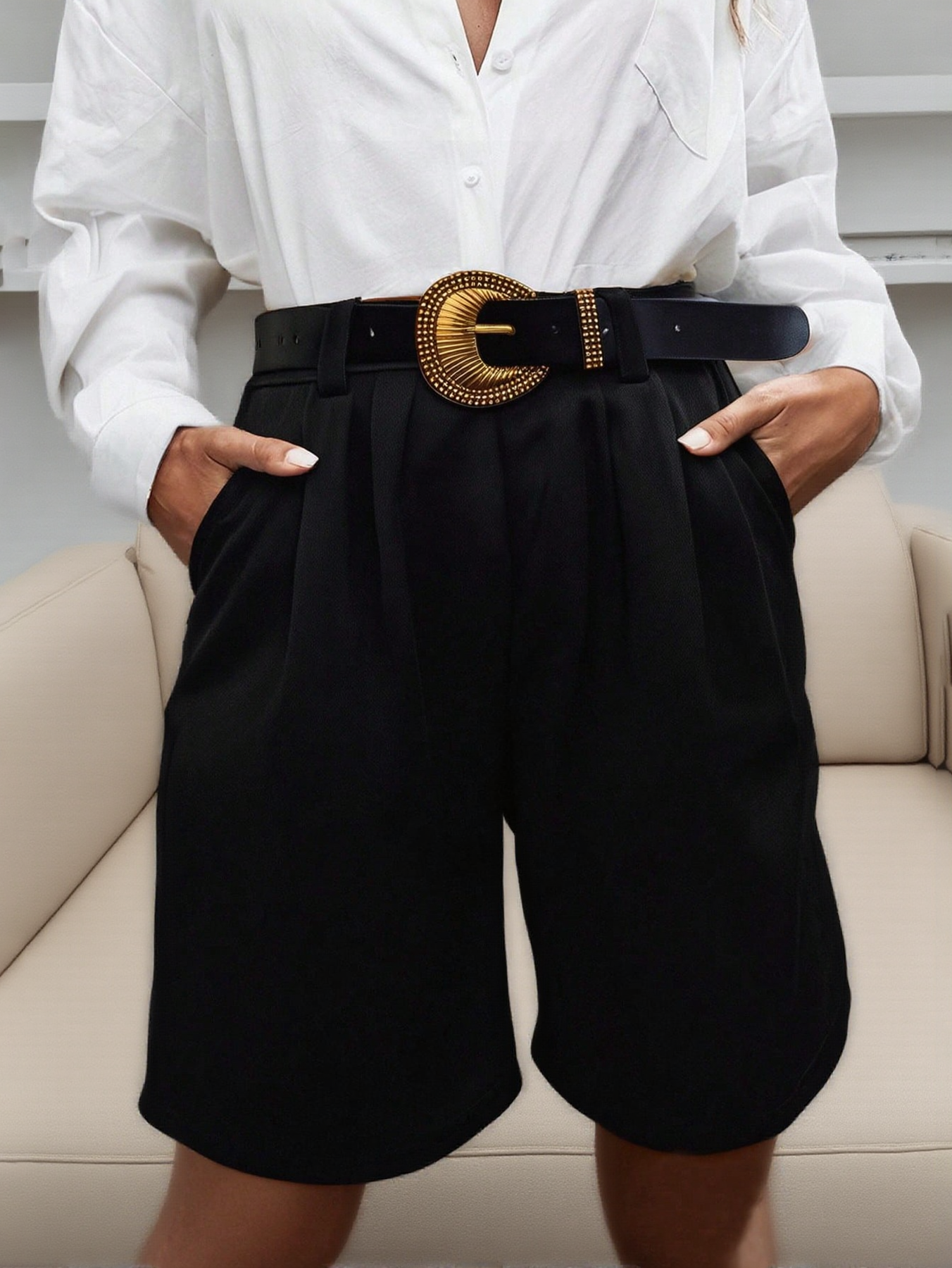 Woman's Black high-waisted pleated Bermuda shorts-Aegean-sea