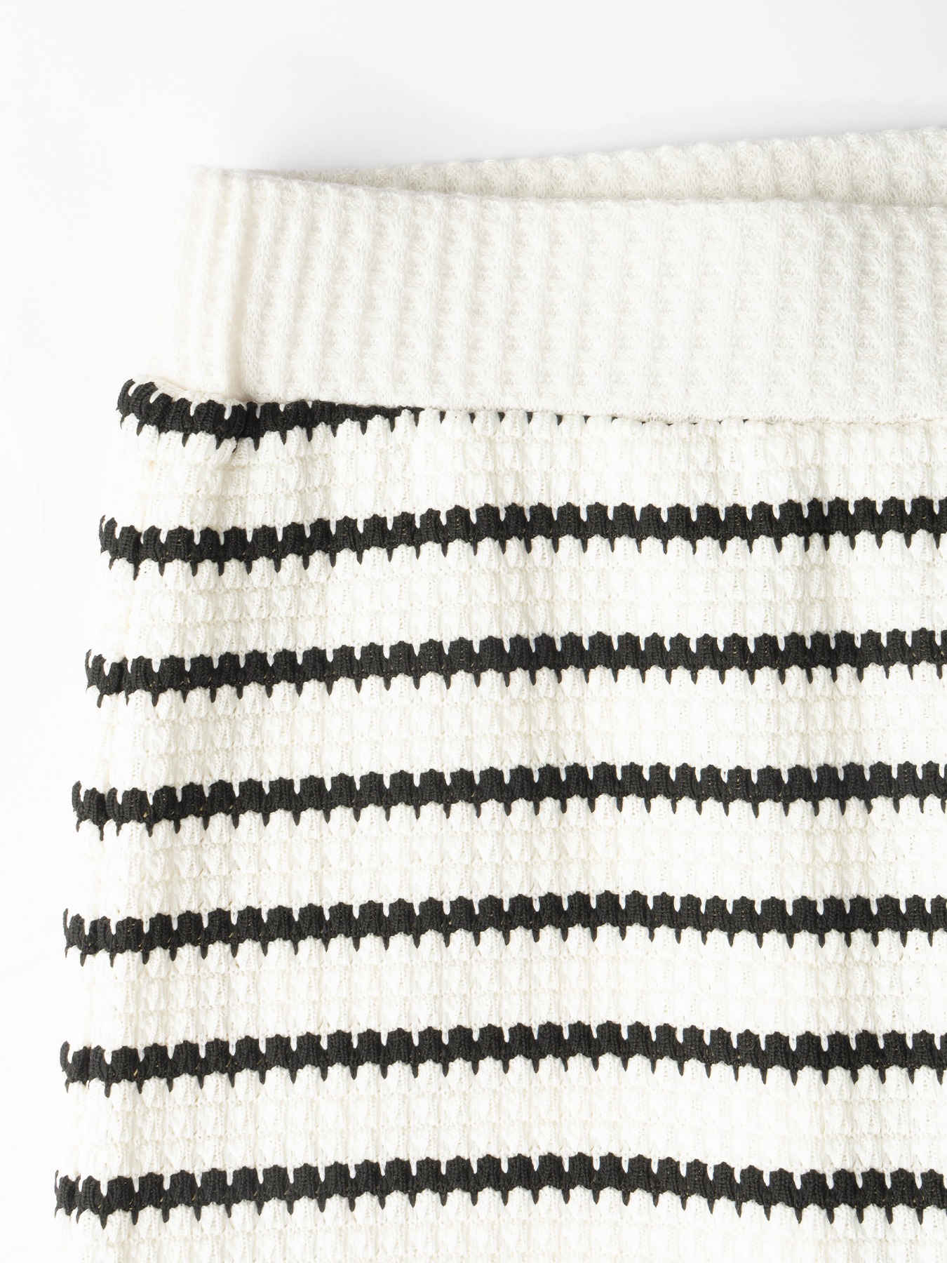 Black and white striped suit Polo collar long-sleeved shirt, wide-legged trousers two sets for casual commute