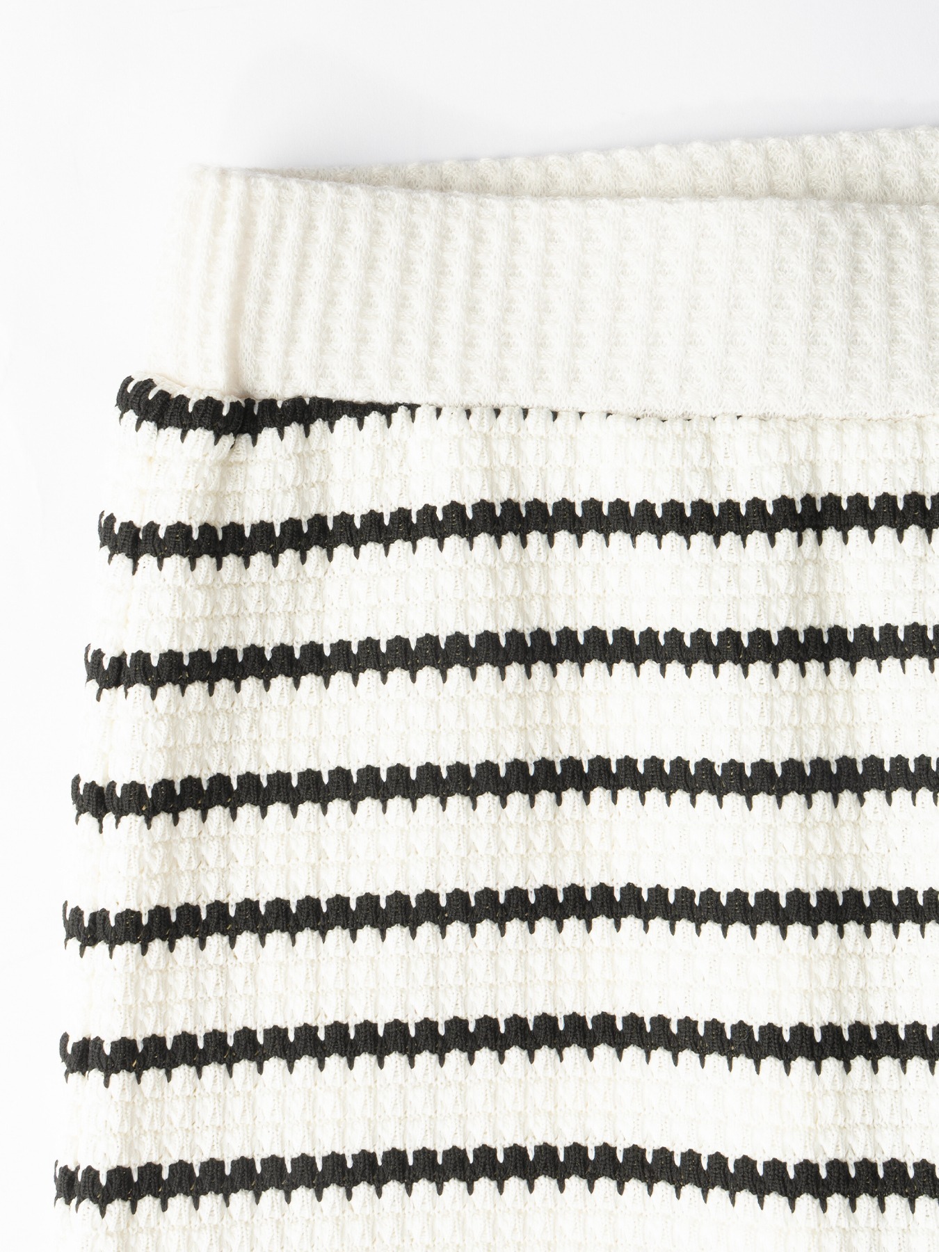 Black and white striped suit Polo collar long-sleeved shirt, wide-legged trousers two sets for casual commute