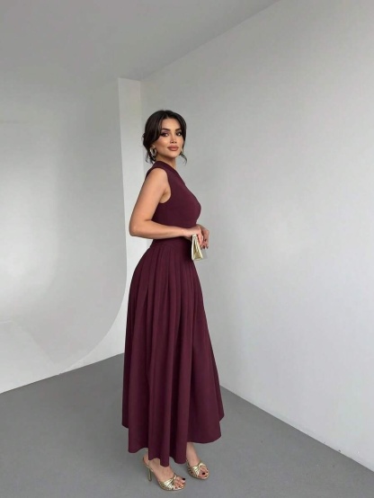 Wine-red slant-shouldered, wide-waisted long skirt, banquet-style body-fitting dress