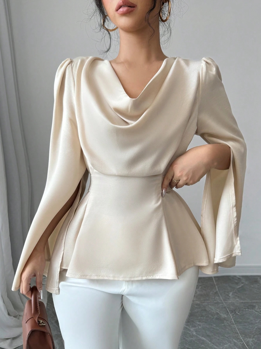 Top Peplum de cuello alto de satén beige para mujer con mangas acampanadas-Aegean-sea