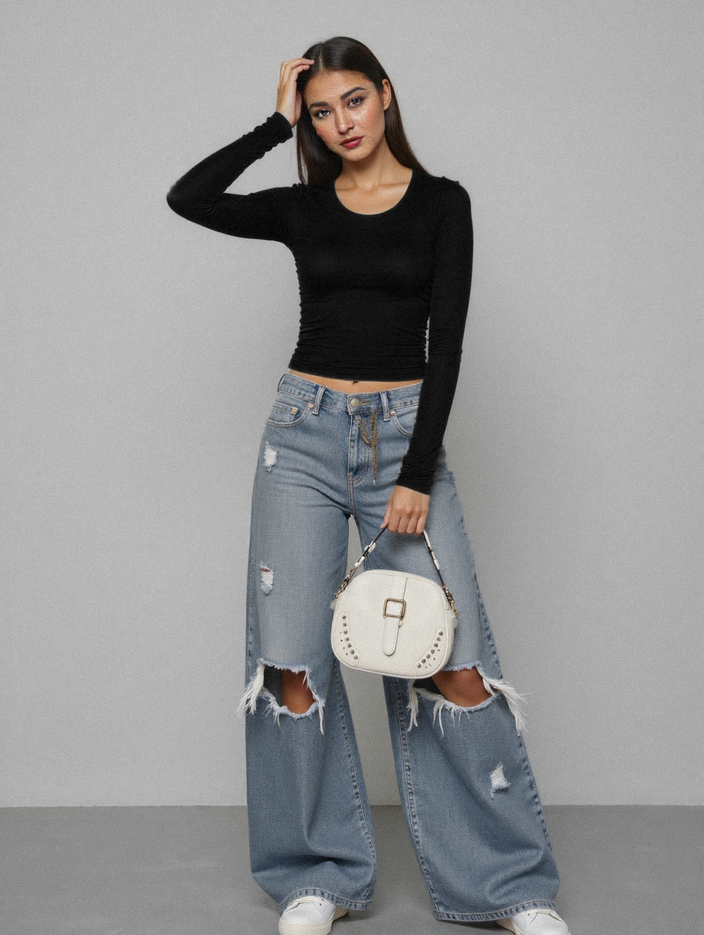 Woman's Black Crew Neck Long-Sleeve Fitted Top-Aegean-sea