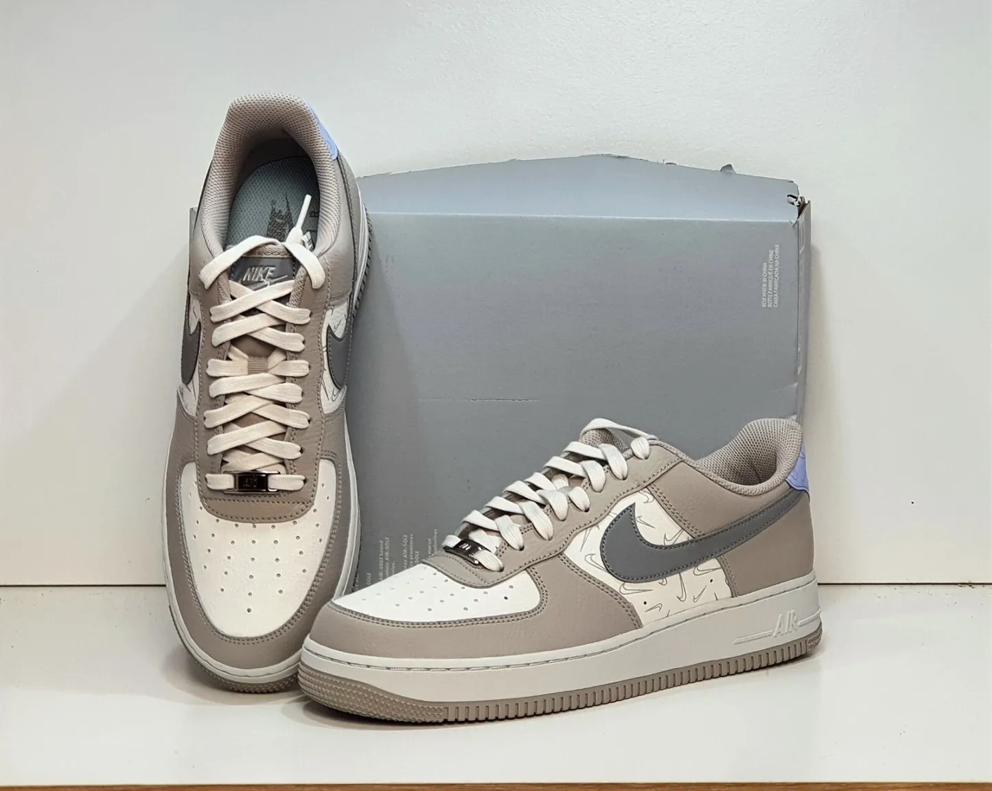 Nike W Air Force 1 `07 Low `Mini Swoosh réfléchissant` DR7857-101 SIze 9 UK, 44 EUR