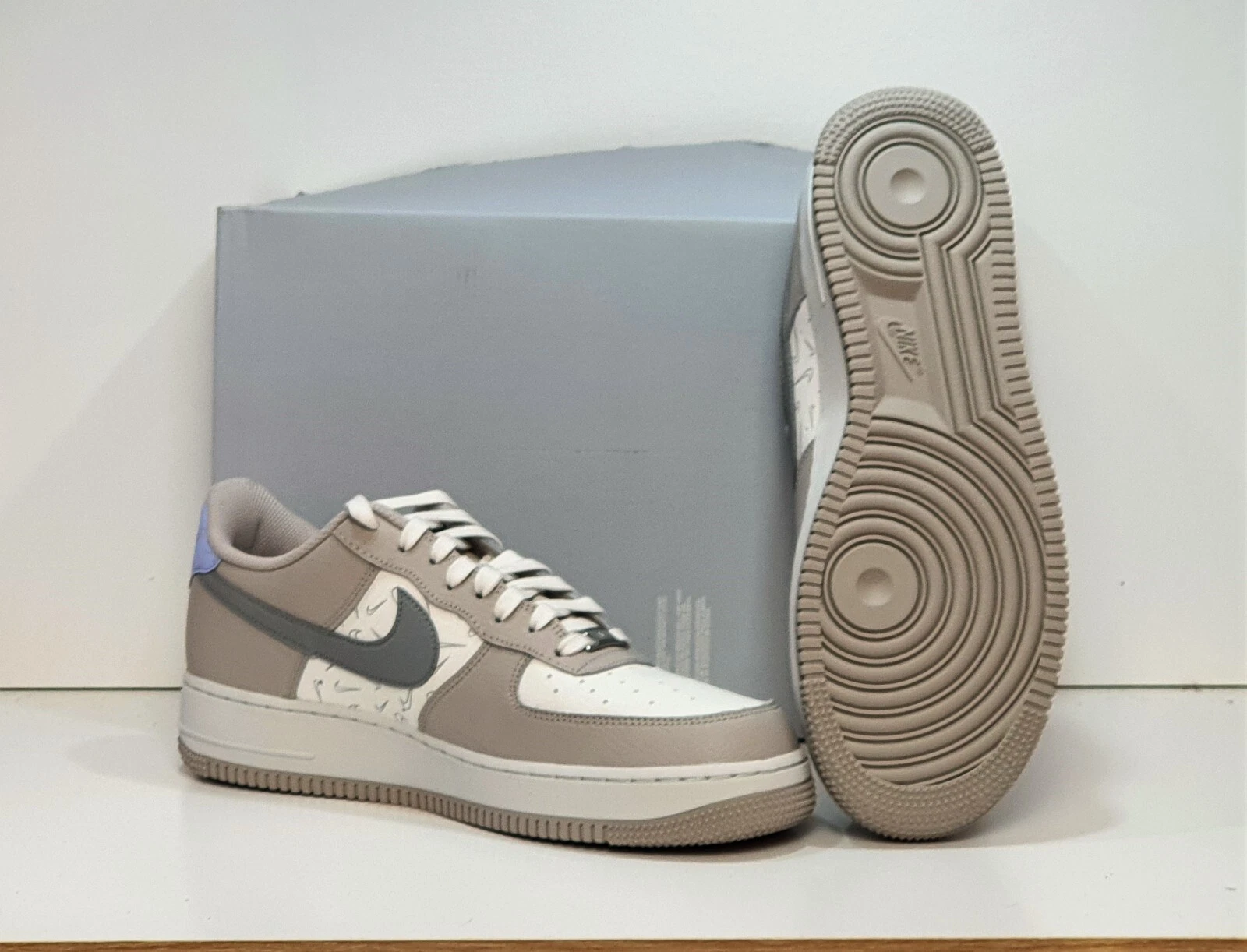 Nike W Air Force 1 `07 Low `Mini Swoosh réfléchissant` DR7857-101 SIze 9 UK, 44 EUR