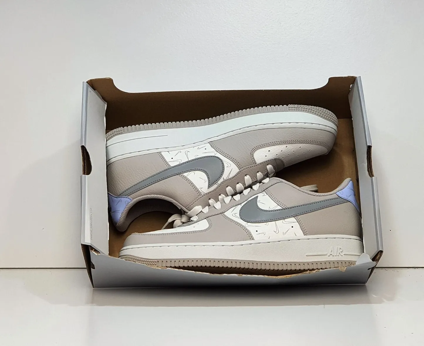 Nike W Air Force 1 `07 Low `Mini Swoosh réfléchissant` DR7857-101 SIze 9 UK, 44 EUR