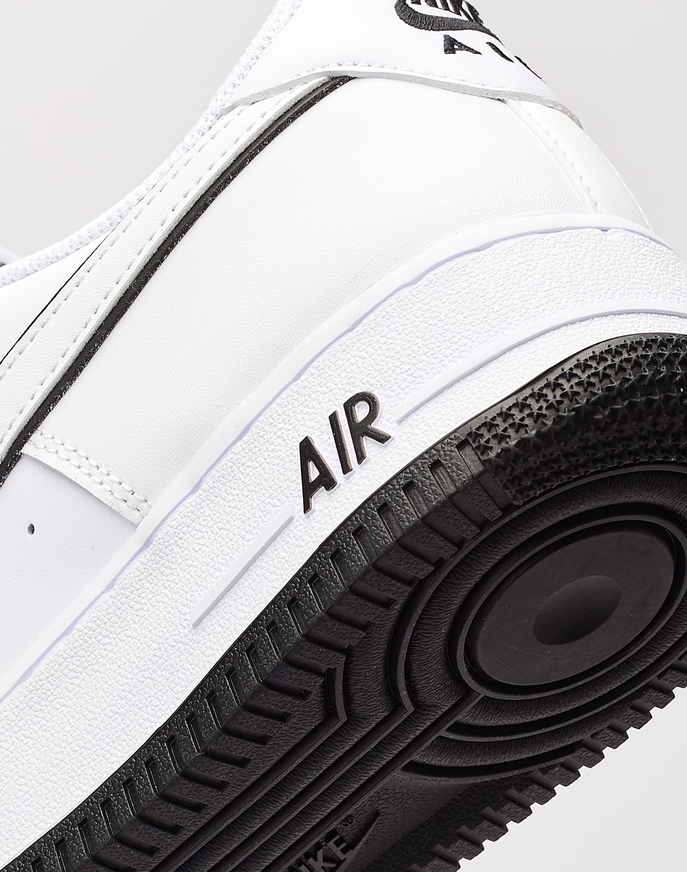 Nike Air Force 1 Low '07 "White Black Outline"